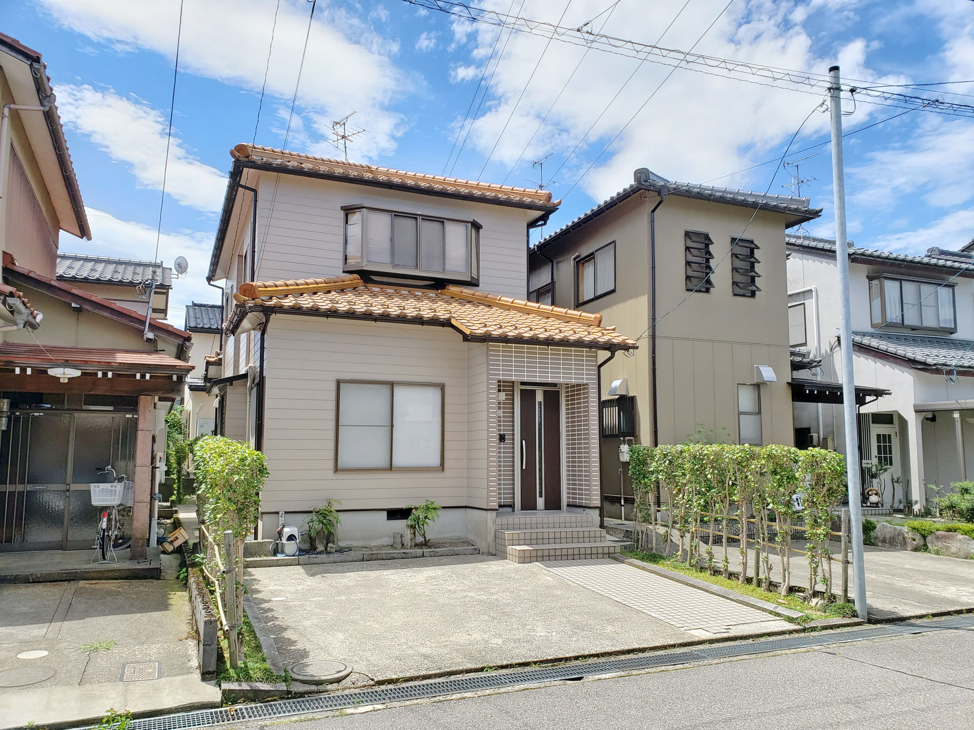 塗り替えと同時に家の顔もイメチェン