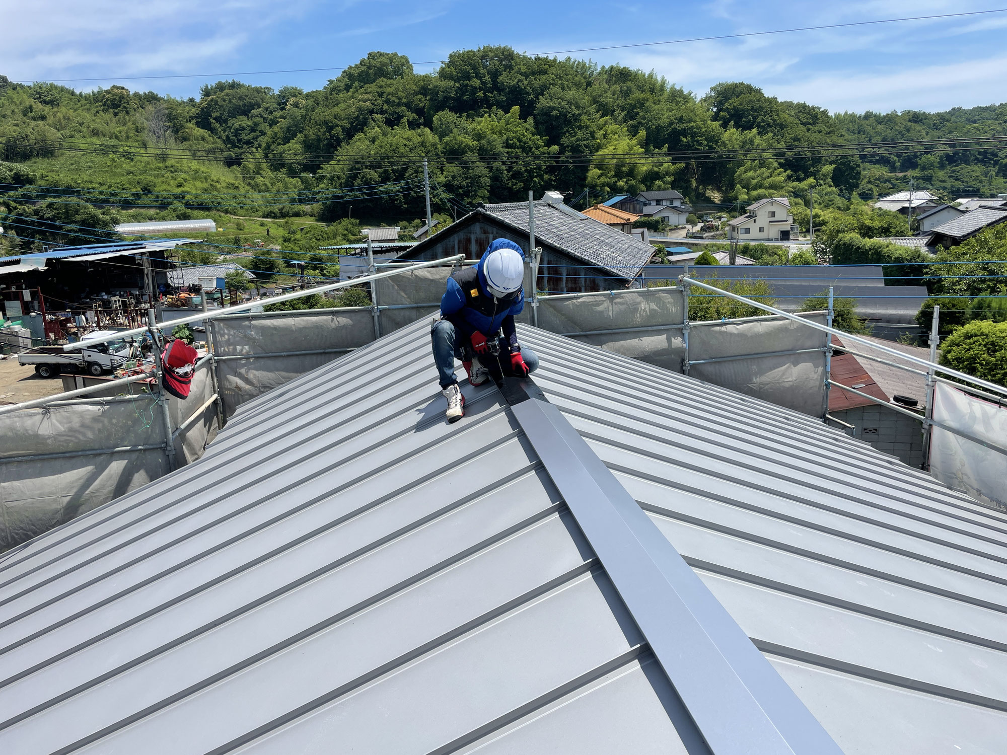 群馬の住宅に施工されたガルバリウム鋼板屋根