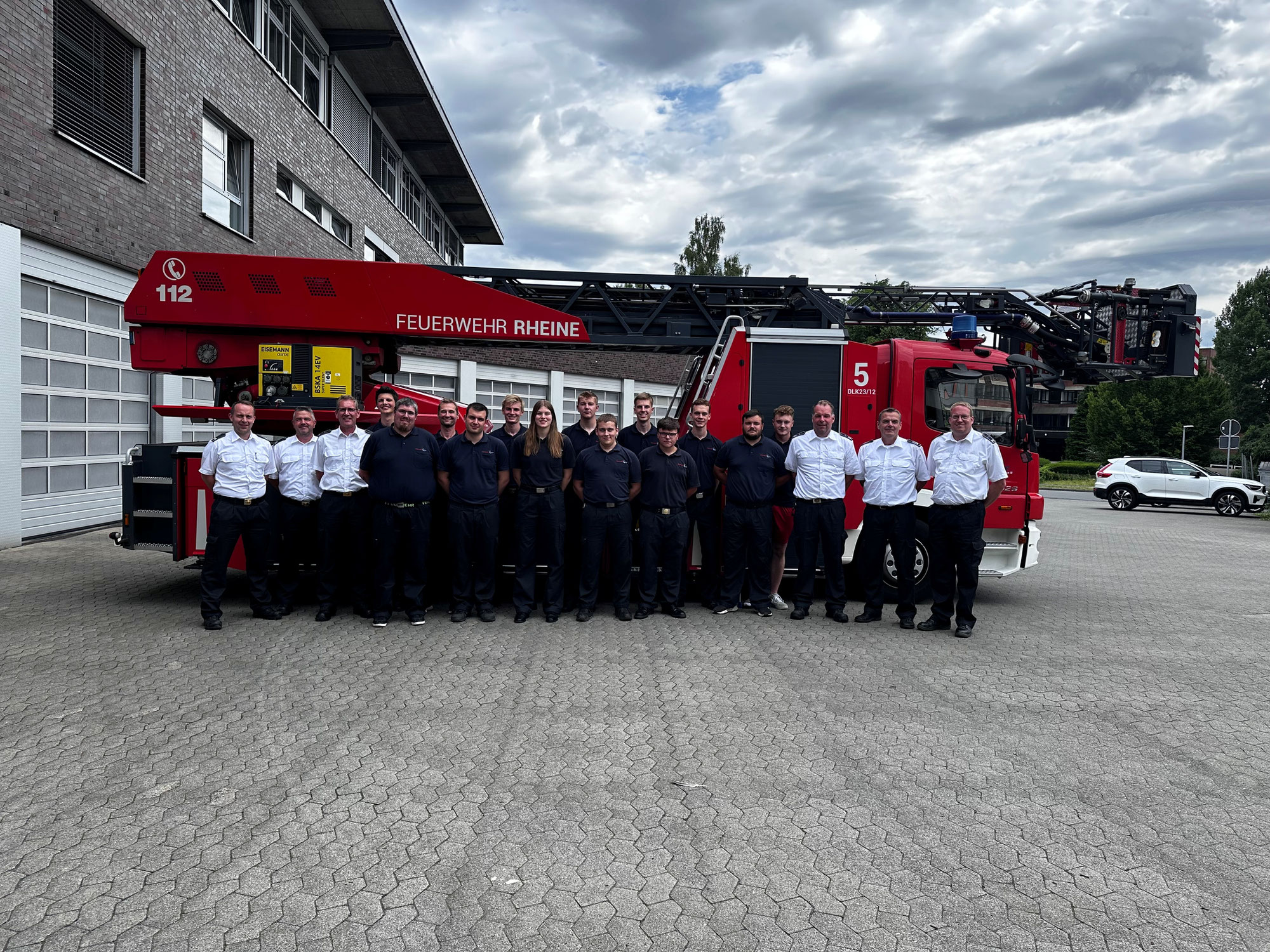 Frisch ausgebildet für den Einsatz – 12 neue Feuerwehrfrauen und -männer in Rheine