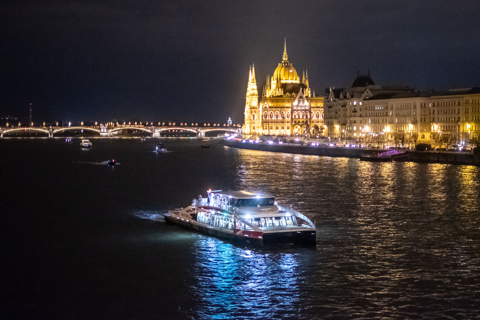 Adventzauber in Budapest mit dem Twin City Liner erleben