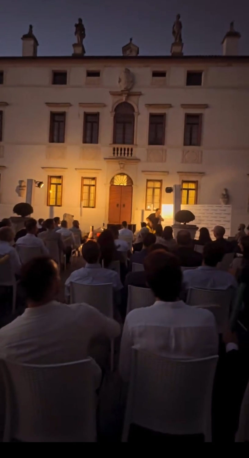 Music team building for 120 participants from a company in the Innovation sector.
