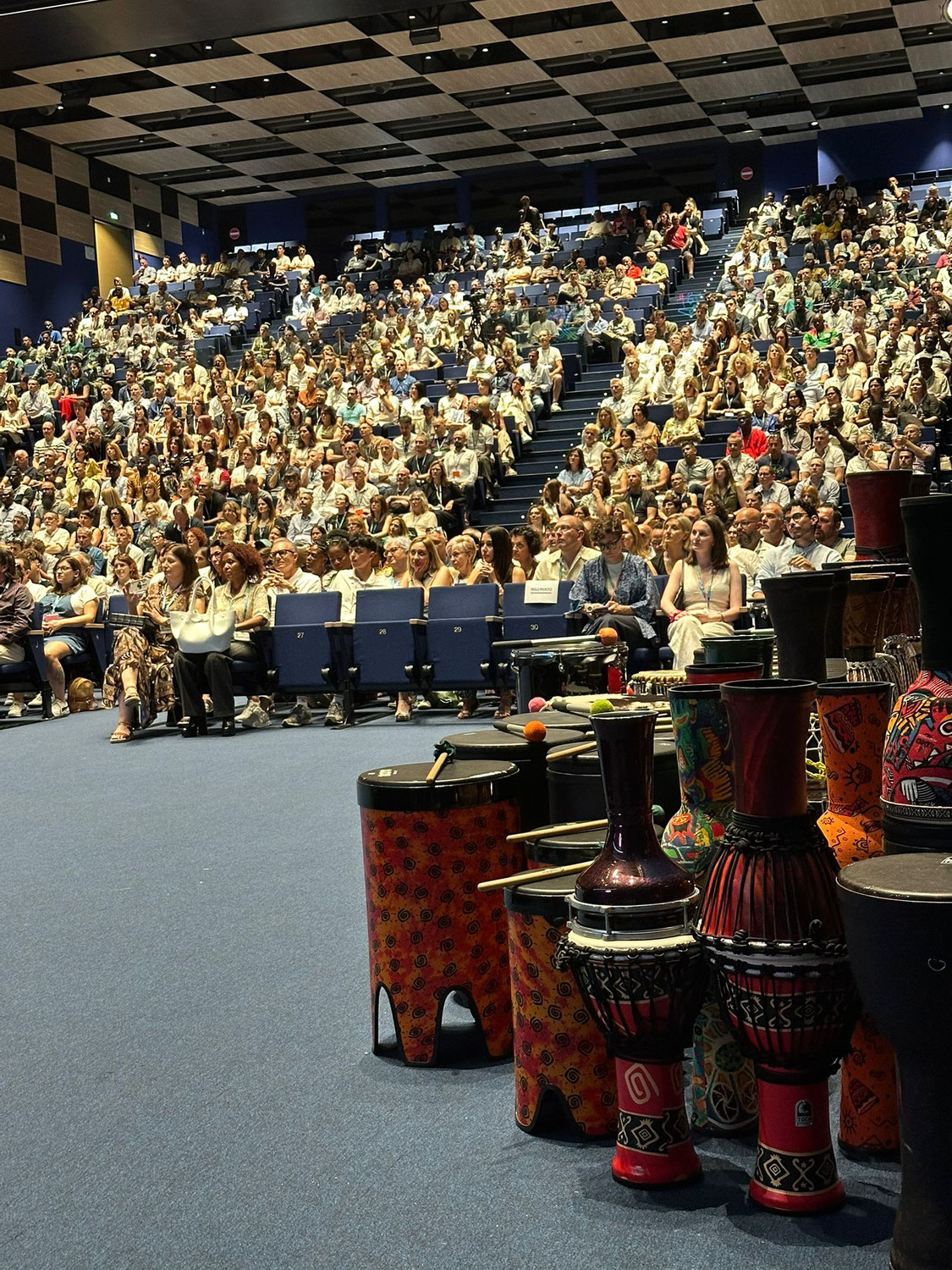 Un'orchestra da record: 1000 persone a ritmo di Team Building!