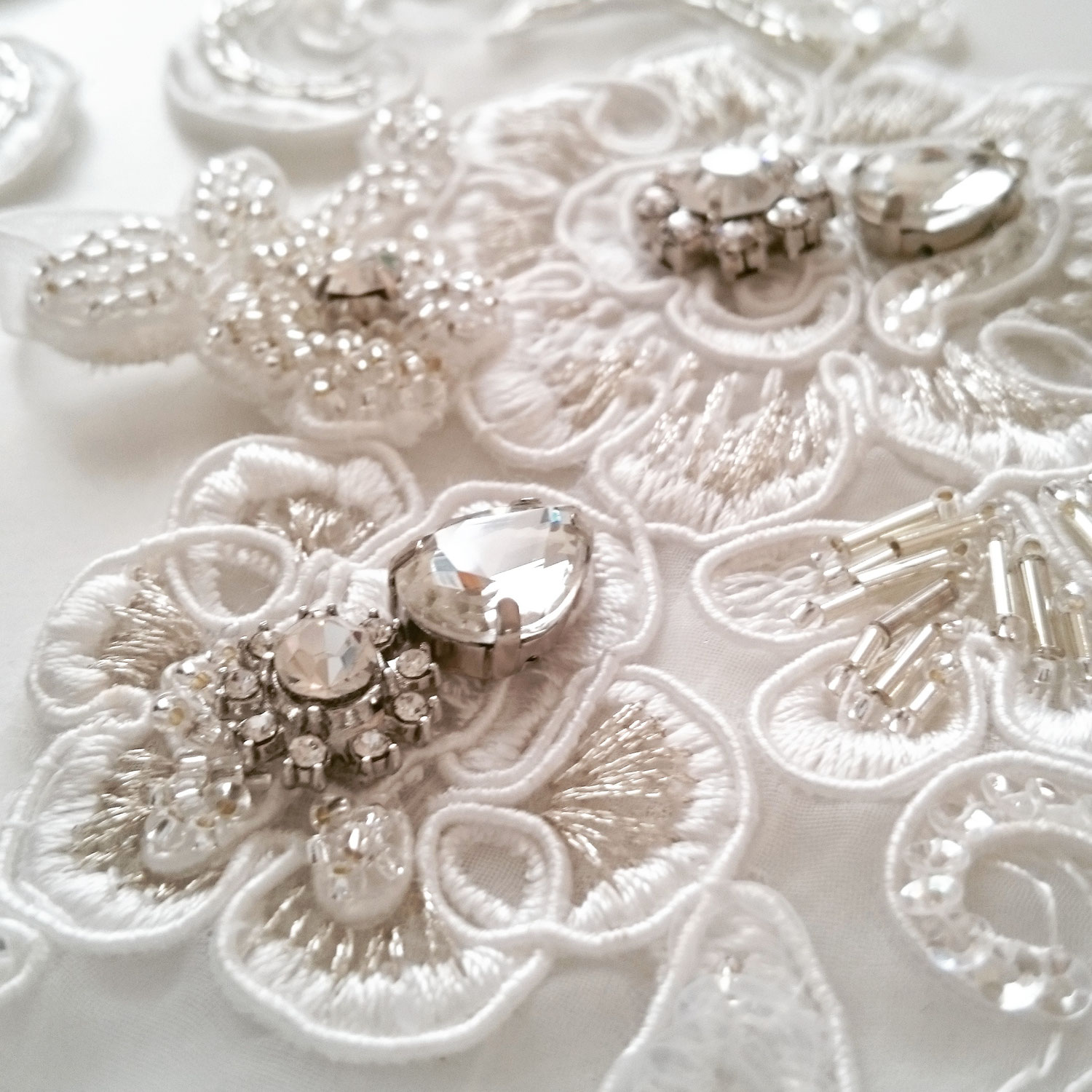 オートクチュール刺繡 & ビジュー刺繍について ビジュー刺繍教室 ecoledebroderie（エコール ド ブロドリー）のページ！