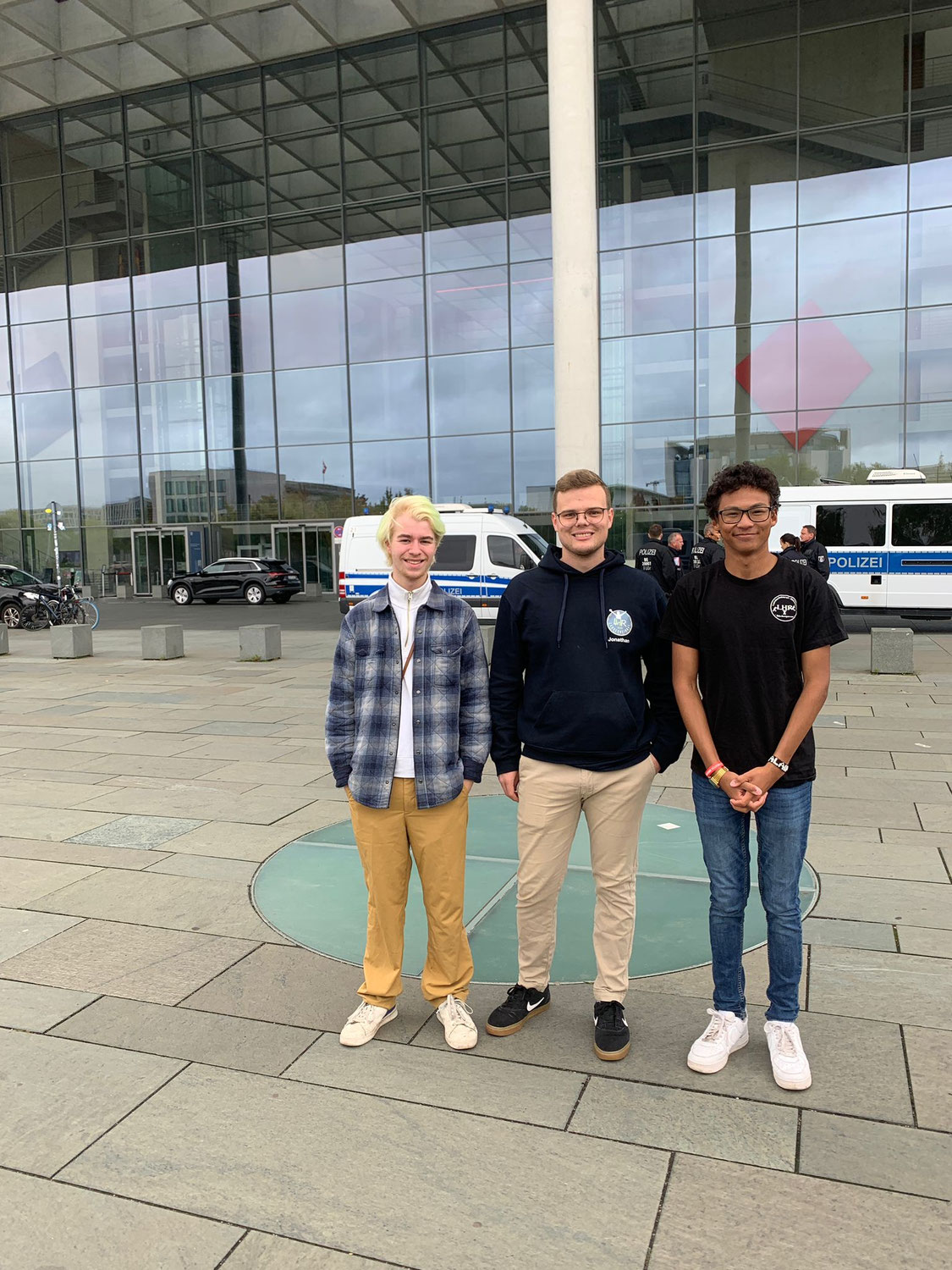 Hearing mit jungen Menschen, Eltern und Fachpolitiker*innen