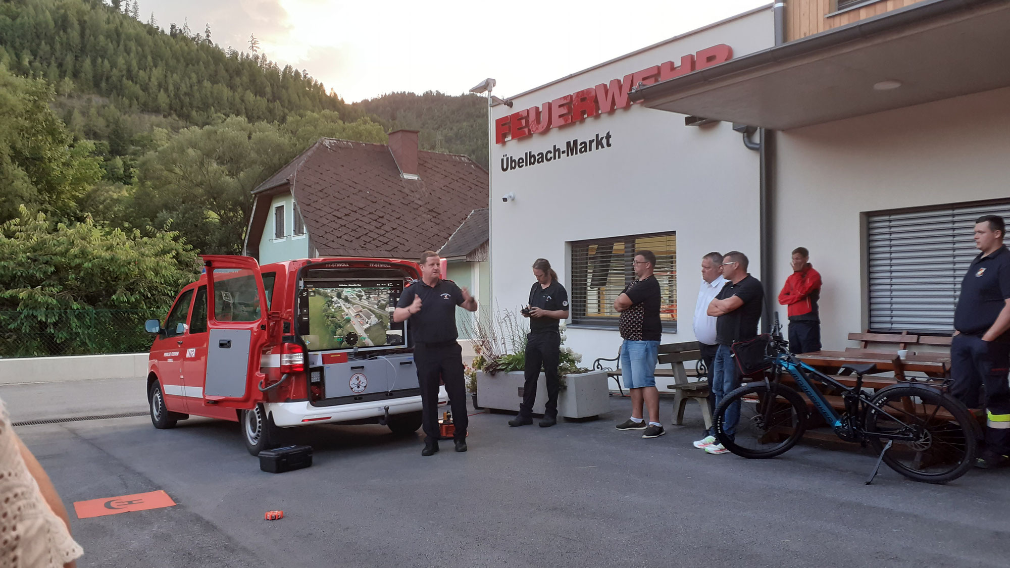 BONUS Maßnahme zum Thema Waldbrandgefährdung: Feuerwehren und Waldbesitzer arbeiten zusammen