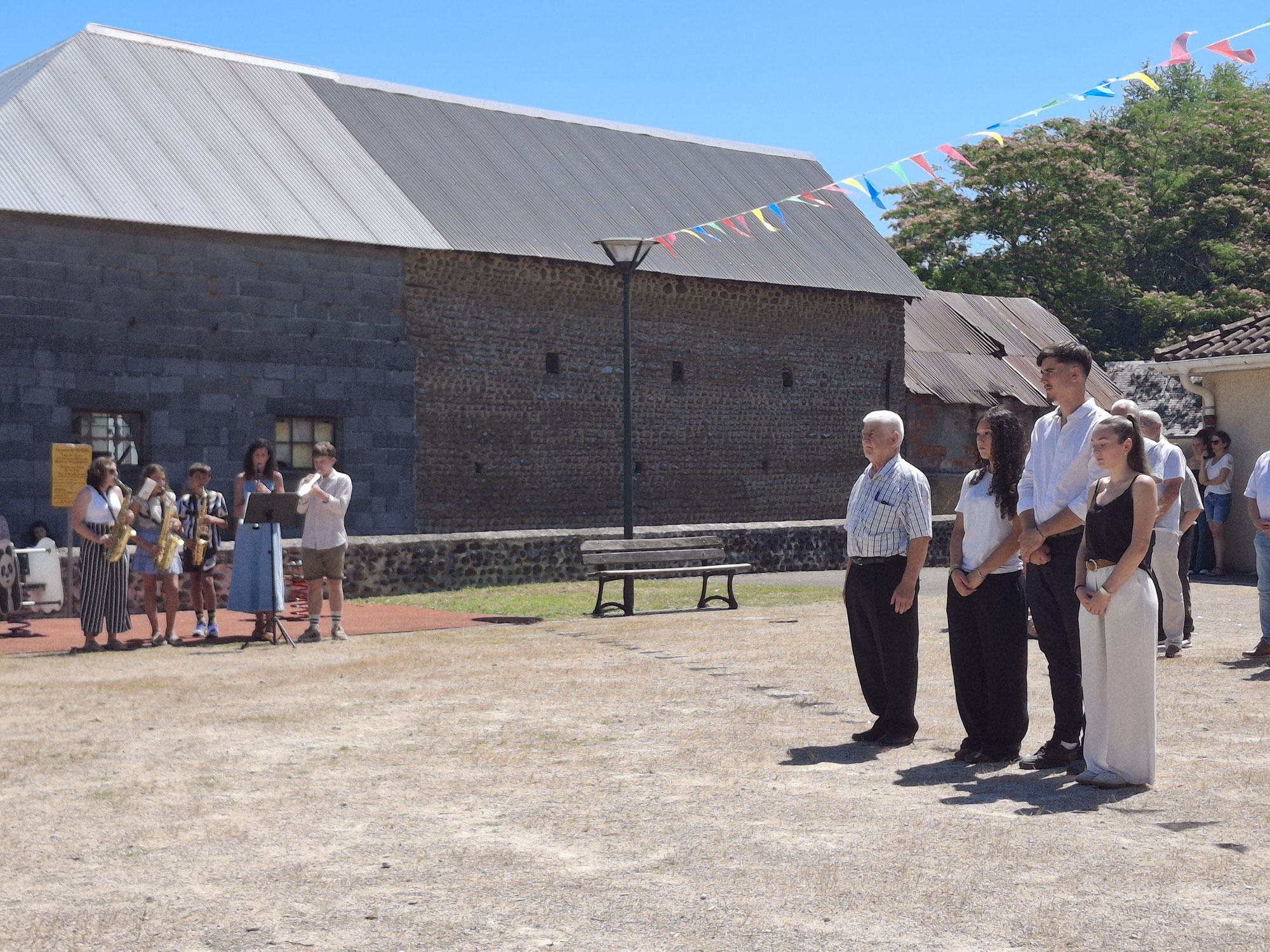 Cérémonie et Concert lors de la fête du Village