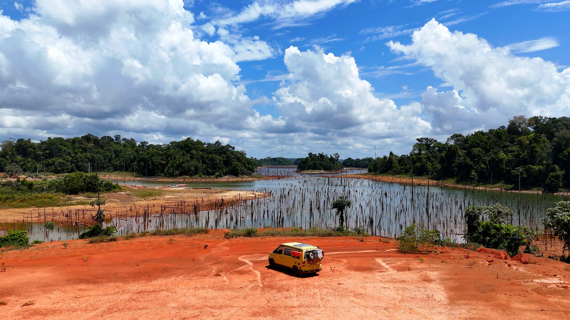 Multikulti, Roti und Regenwald: mit unserem VW T5 4x4 durch Suriname