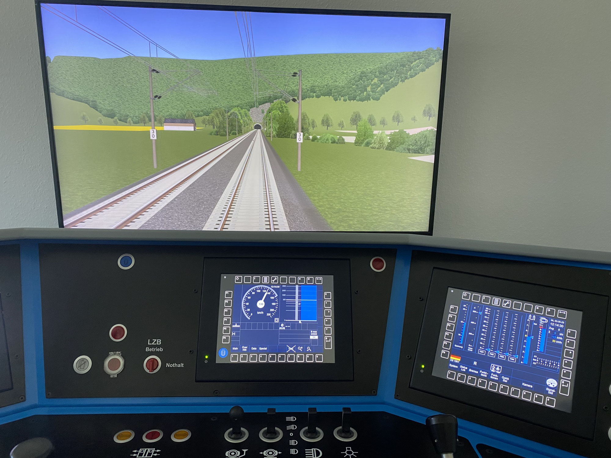 "Selbst einmal Lokführer sein" - im "Lok-Partner" Simulator-Schulungszentrum Witten