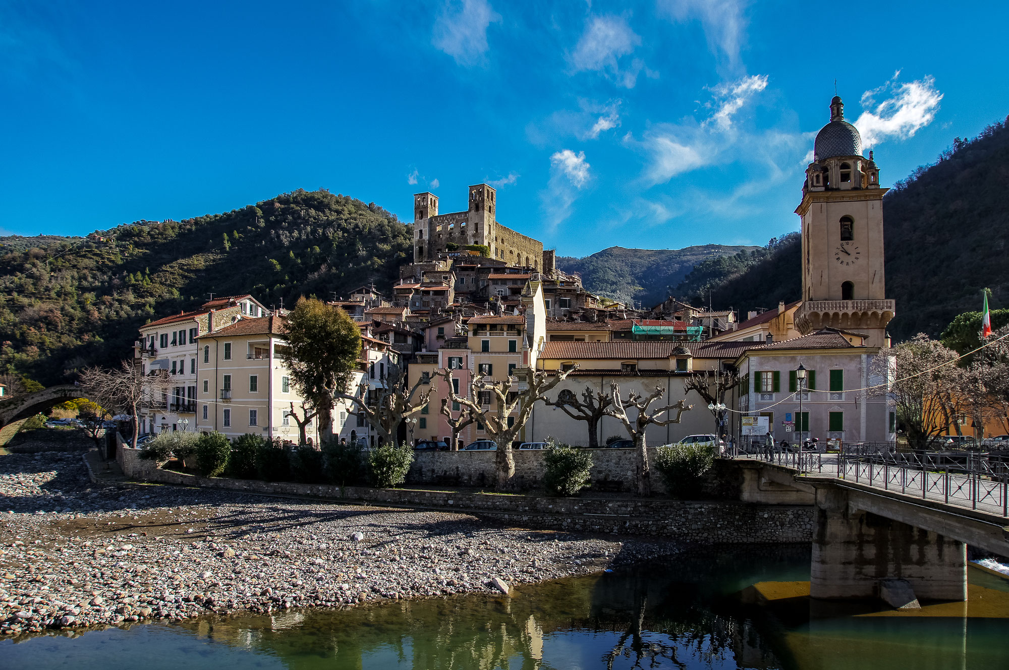 Dolceacqua: Storia, Castelli e Tradizioni