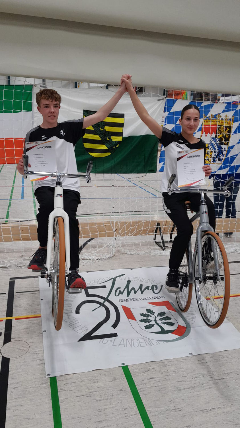 Salome Wagner und Felix Wendler erobern den 4. Platz bei der Deutschen Meisterschaft im 2er Kunstradsport Junioren offene Klasse