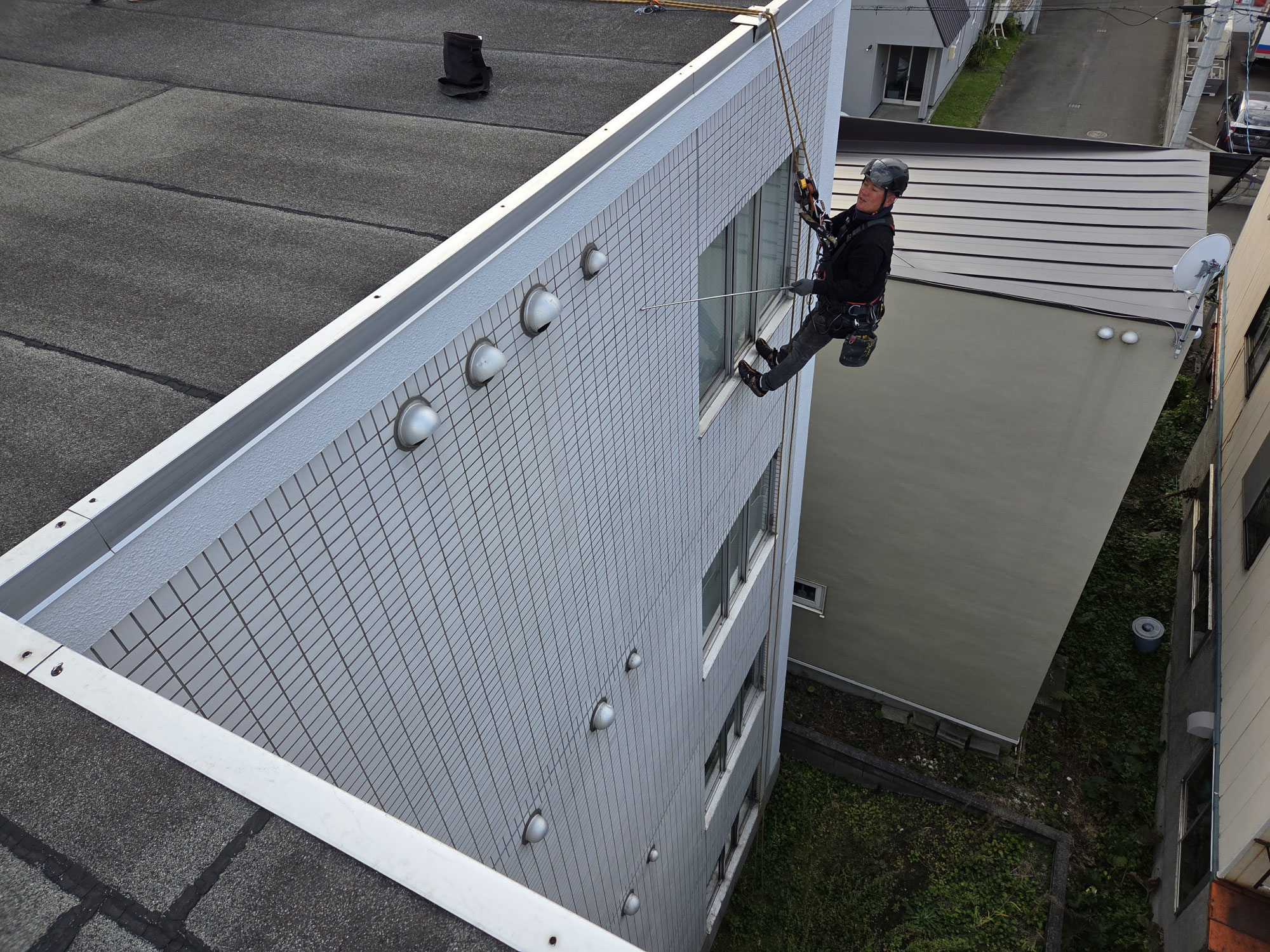 雨漏れ調査とコーキング処理