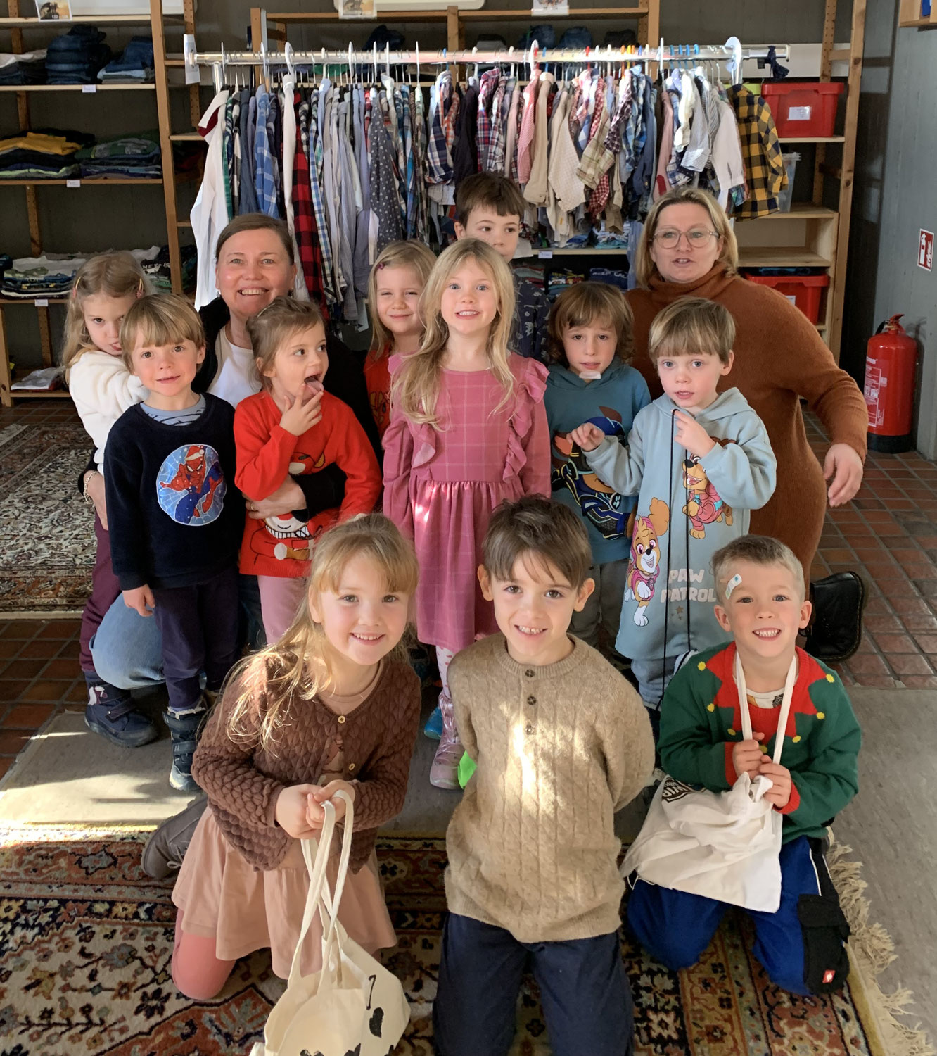 Kinder der „Seestrolche“ besuchen den KinderKleiderLaden in Balingen