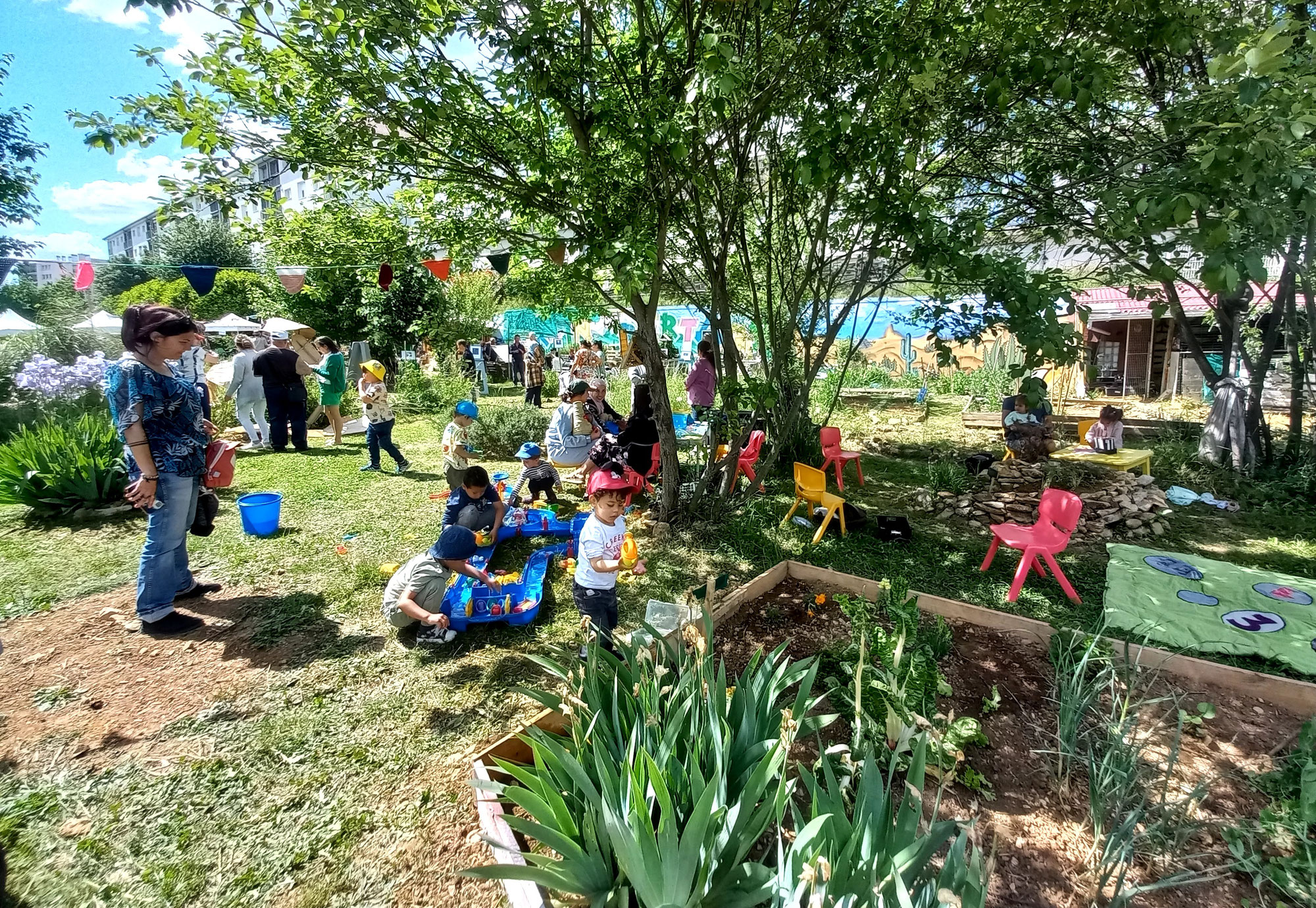participation de la ludothèque à la fête du jardin partagé des Orchamps