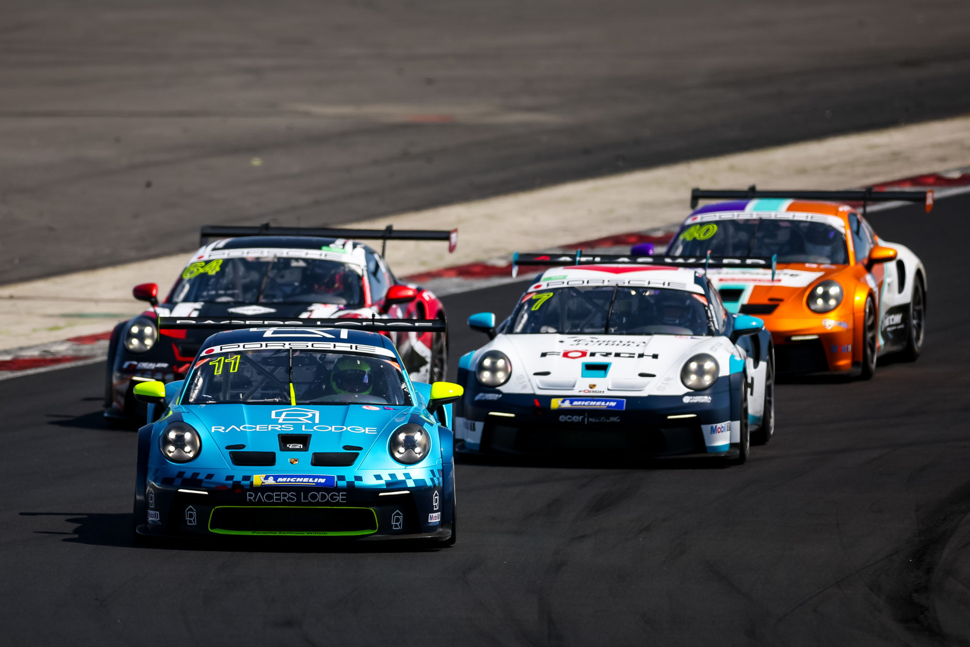 ADAC Racing Weekend bot Top-Rennsport auf dem Nürburgring