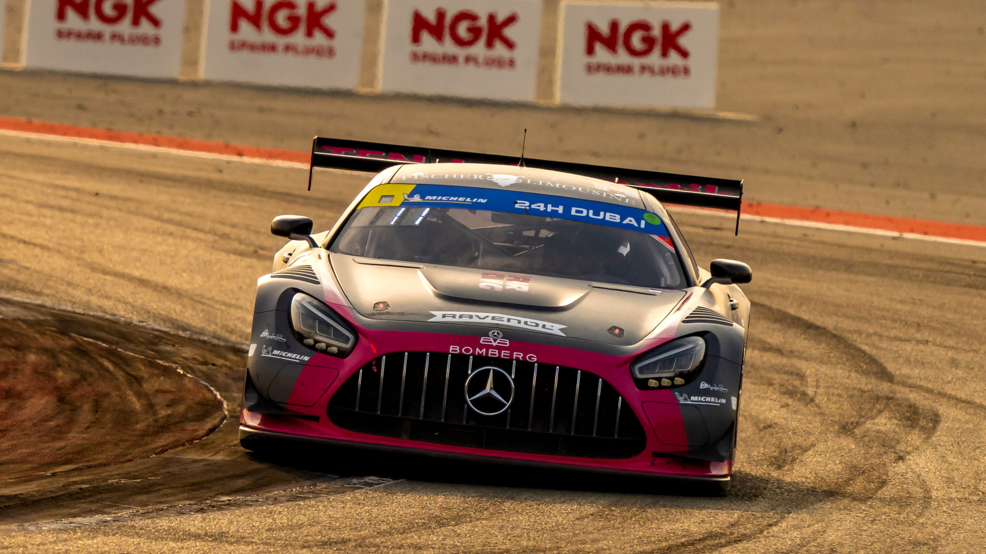 RAVENOL wird Schmierstoffpartner von HOFOR Racing