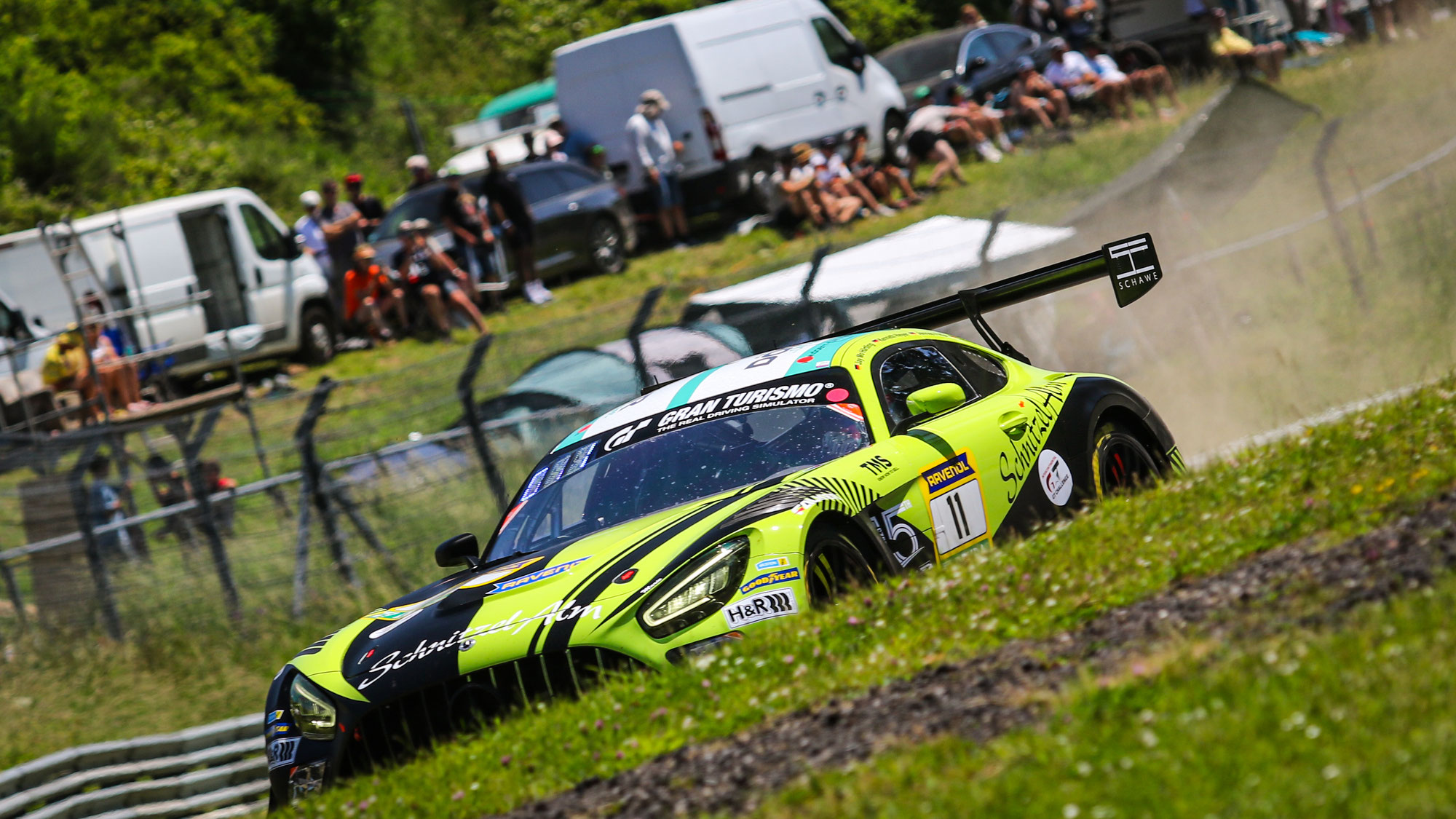 Achterbahn der Gefühle für SR Motorsport by Schnitzelalm