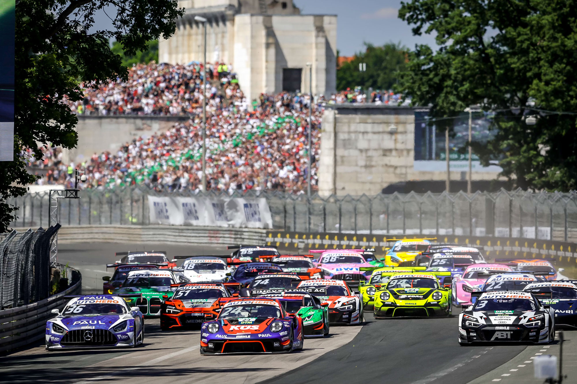 Preining gewinnt actiongeladenes DTM-Rennen am Norisring