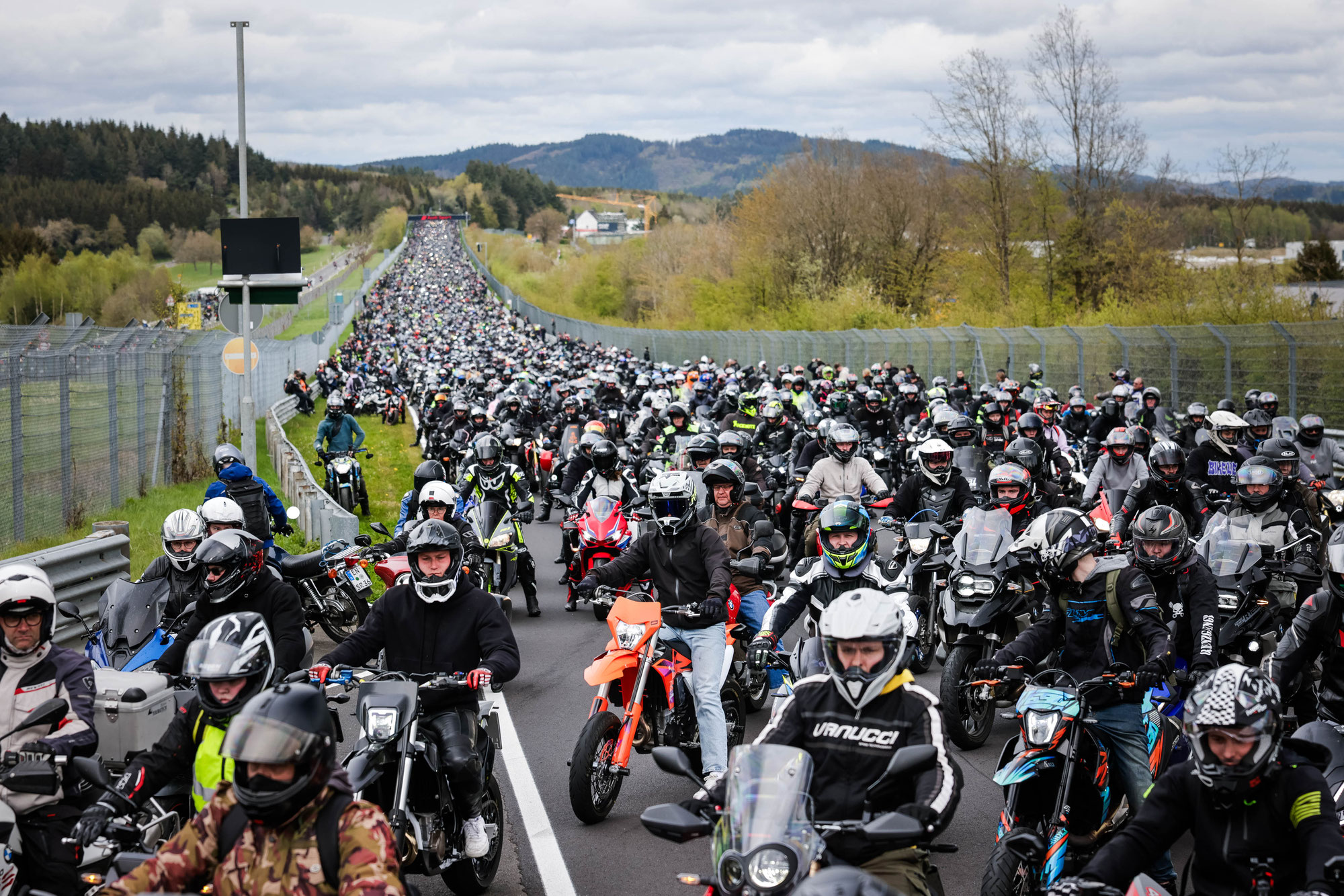 Gemeinsam in die Motorradsaison: Tausende zum „Anlassen“ am 27. April erwartet