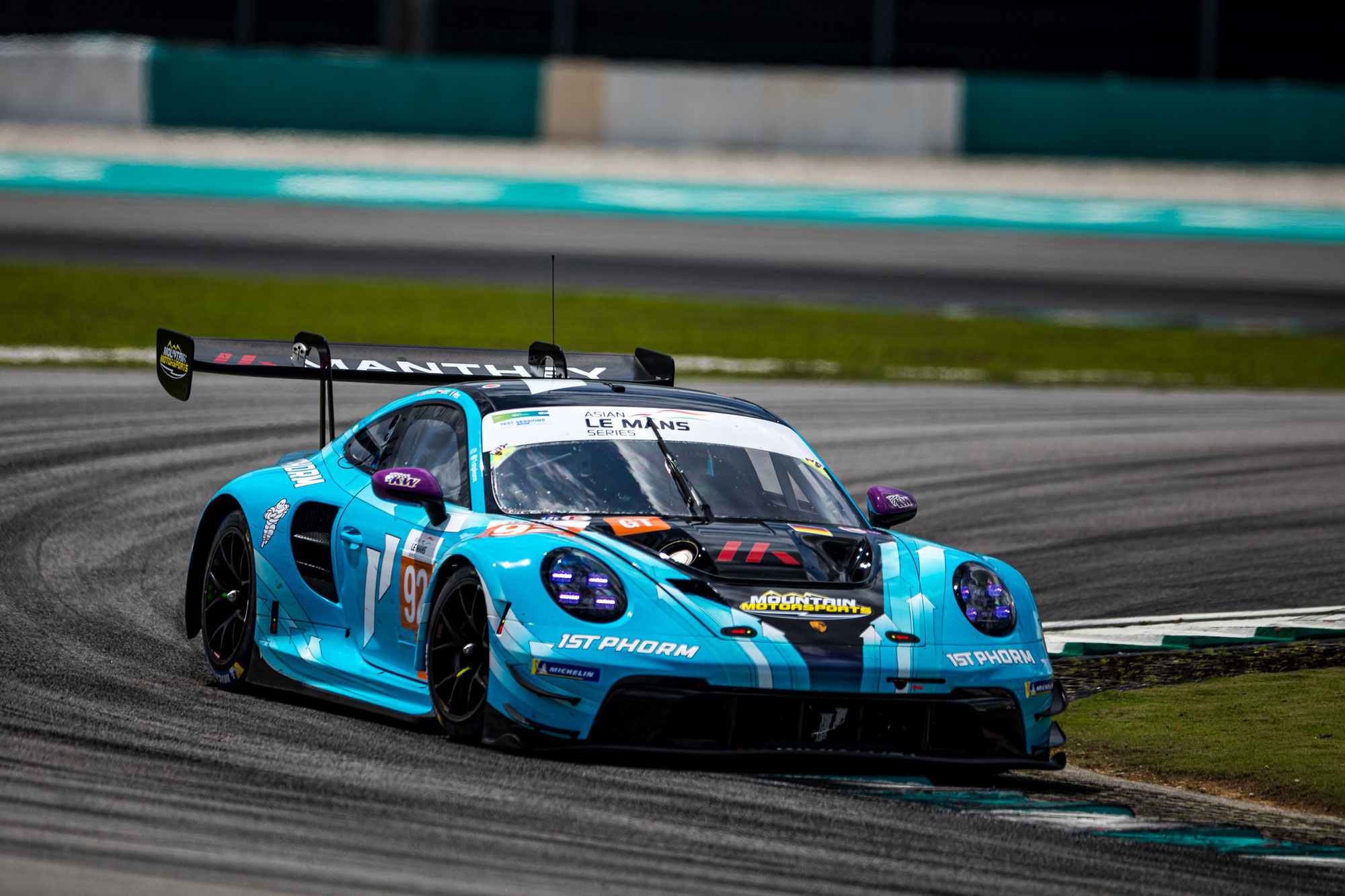Zwei Podiumsplatzierungen für Manthey beim ALMS-Debüt in Sepang