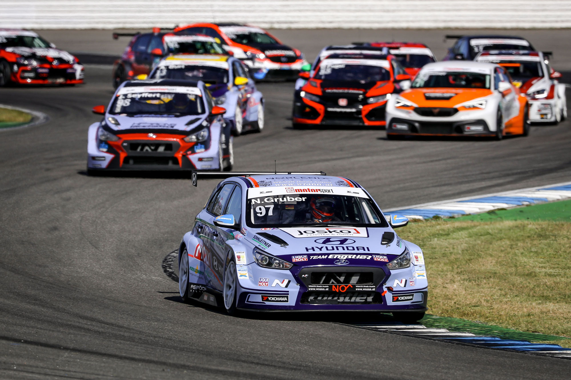 Hyundai Team Engstler mit vier Autos auf Titeljagd