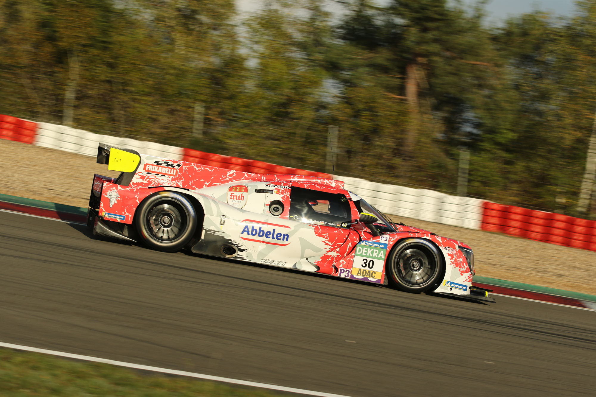 Dreifache Rennaction für Frikadelli Racing auf dem Lausitzring