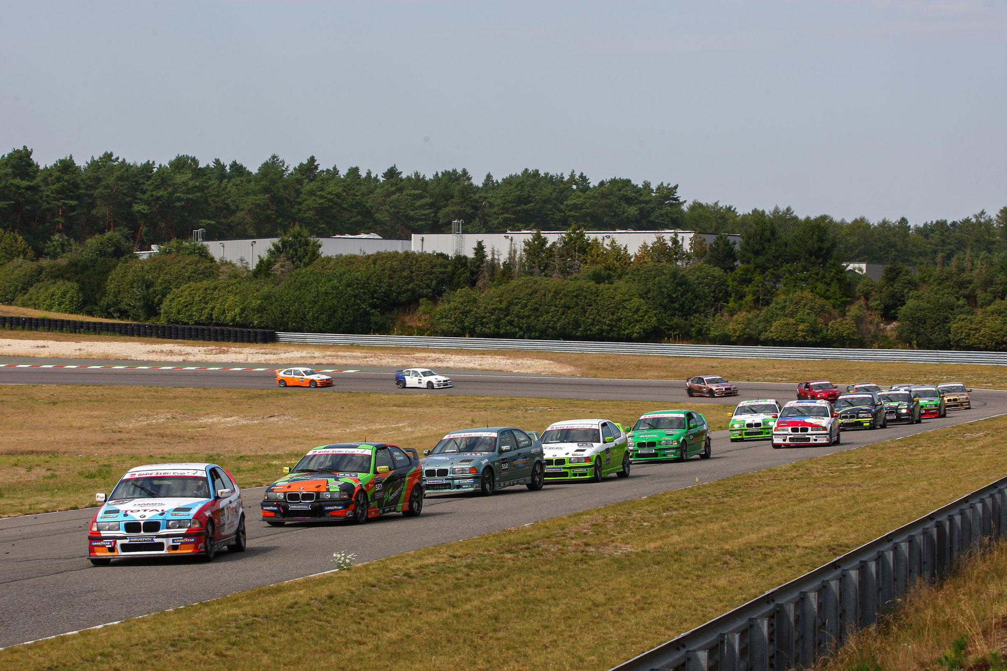 DMV BMW 318ti Cup startet mit 47 Fahrzeugen in die Saison 2021