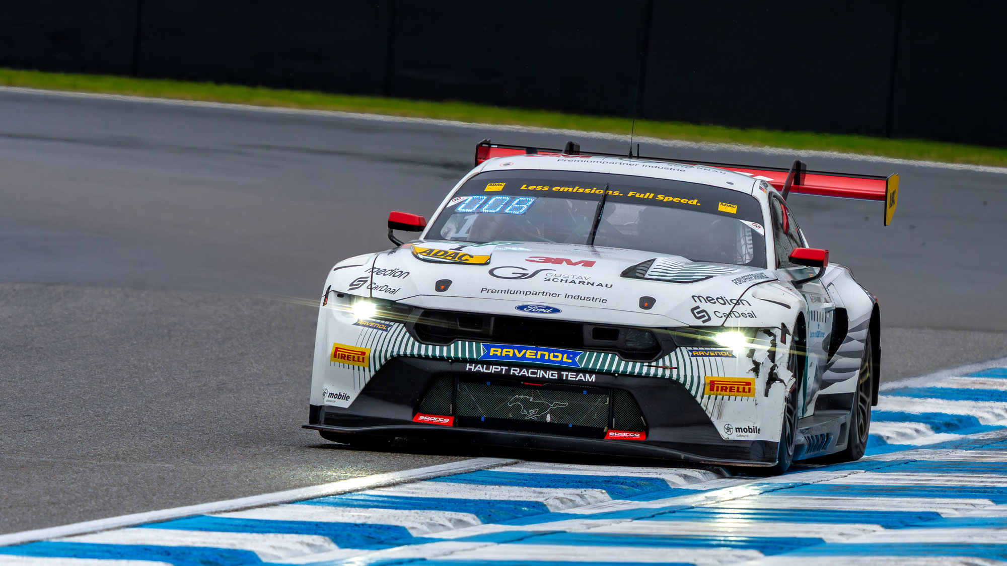 Owega und Wiebelhaus sind die neuen Meister des ADAC GT Masters
