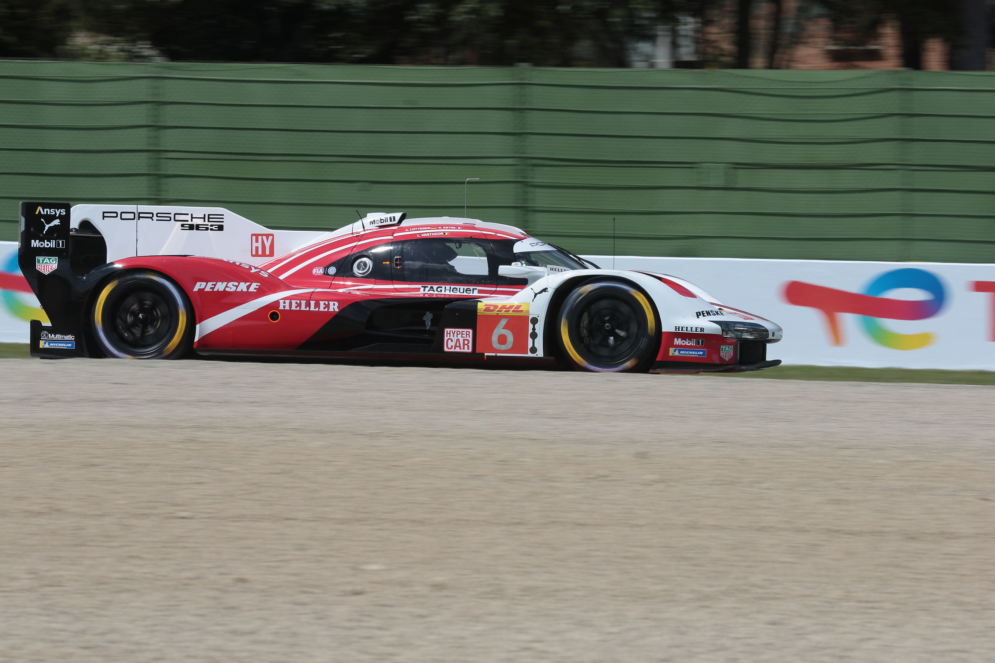 Porsche in Imola mit zwei Hybridprototypen auf dem Siegerpodest