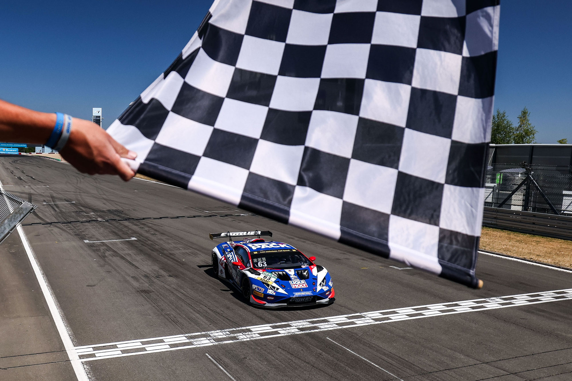 Souveräner Sieg für Hirsiger/Zulauf am Nürburgring