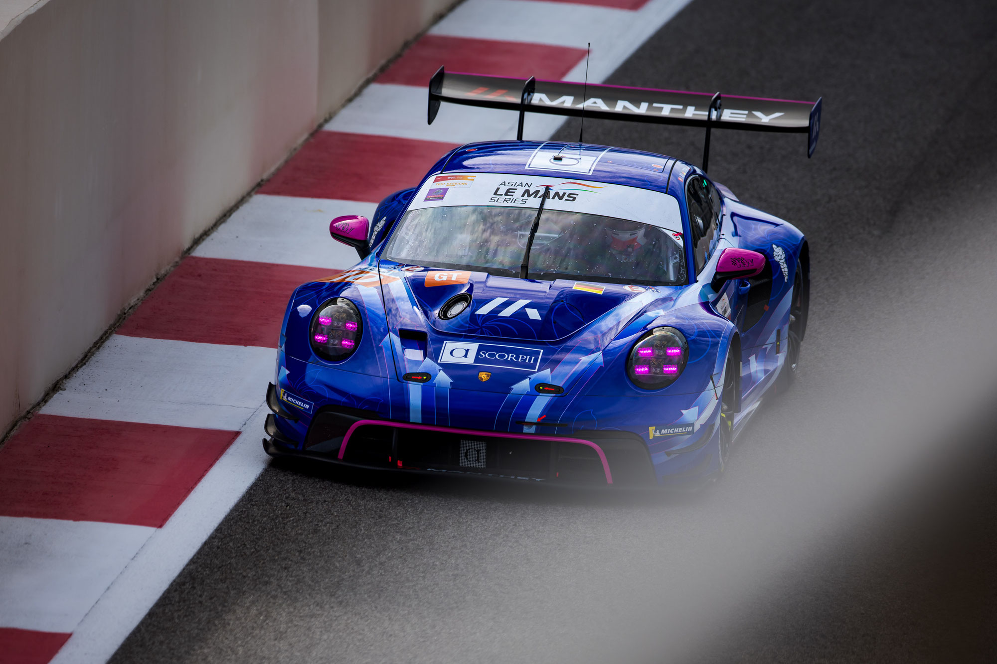 Die ALMS-Champions kommen aus der Eifel: Manthey triumphiert mit Doppelsieg in Abu Dhabi