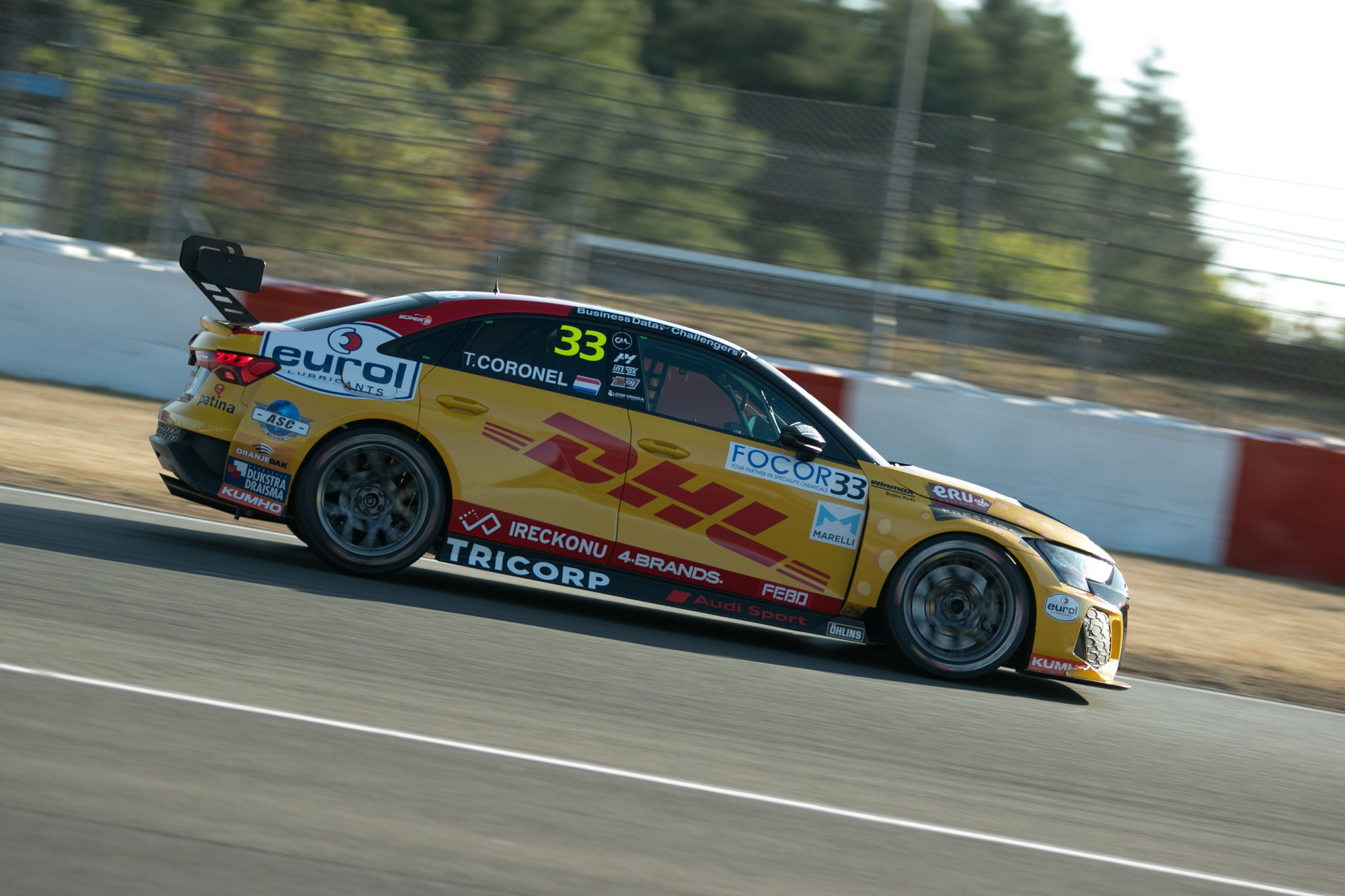 Tom Coronel siegt im TCR Europe Rennen auf dem Nürburgring