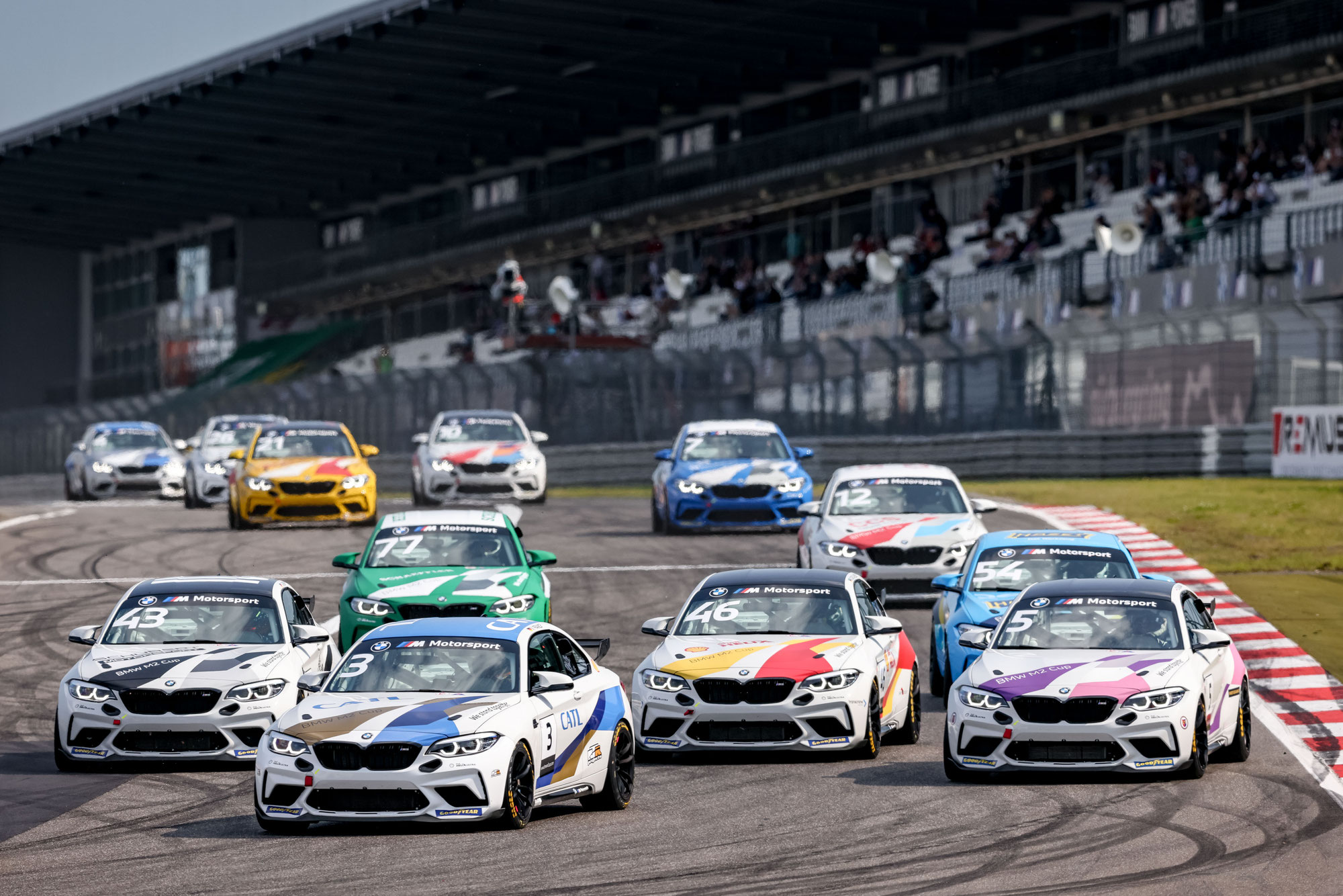 BMW M2 Cup geht in der Saison 2022 erneut an sechs Rennwochenenden im Rahmenprogramm der DTM an den Start