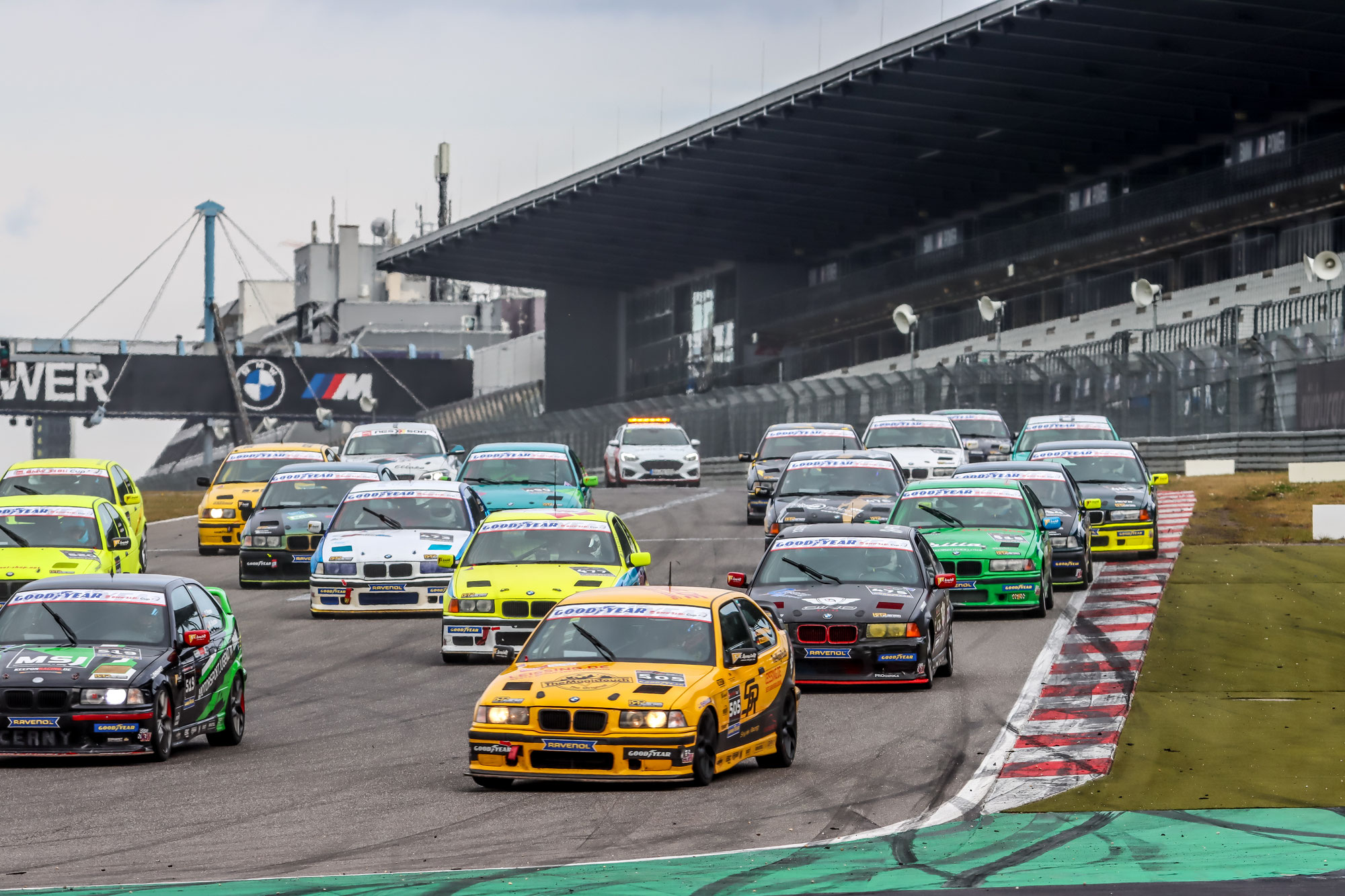 Erfolgsgeschichte im DMV BMW 318ti Cup geht weiter – 51 Fahrzeuge starten in der Saison 2022