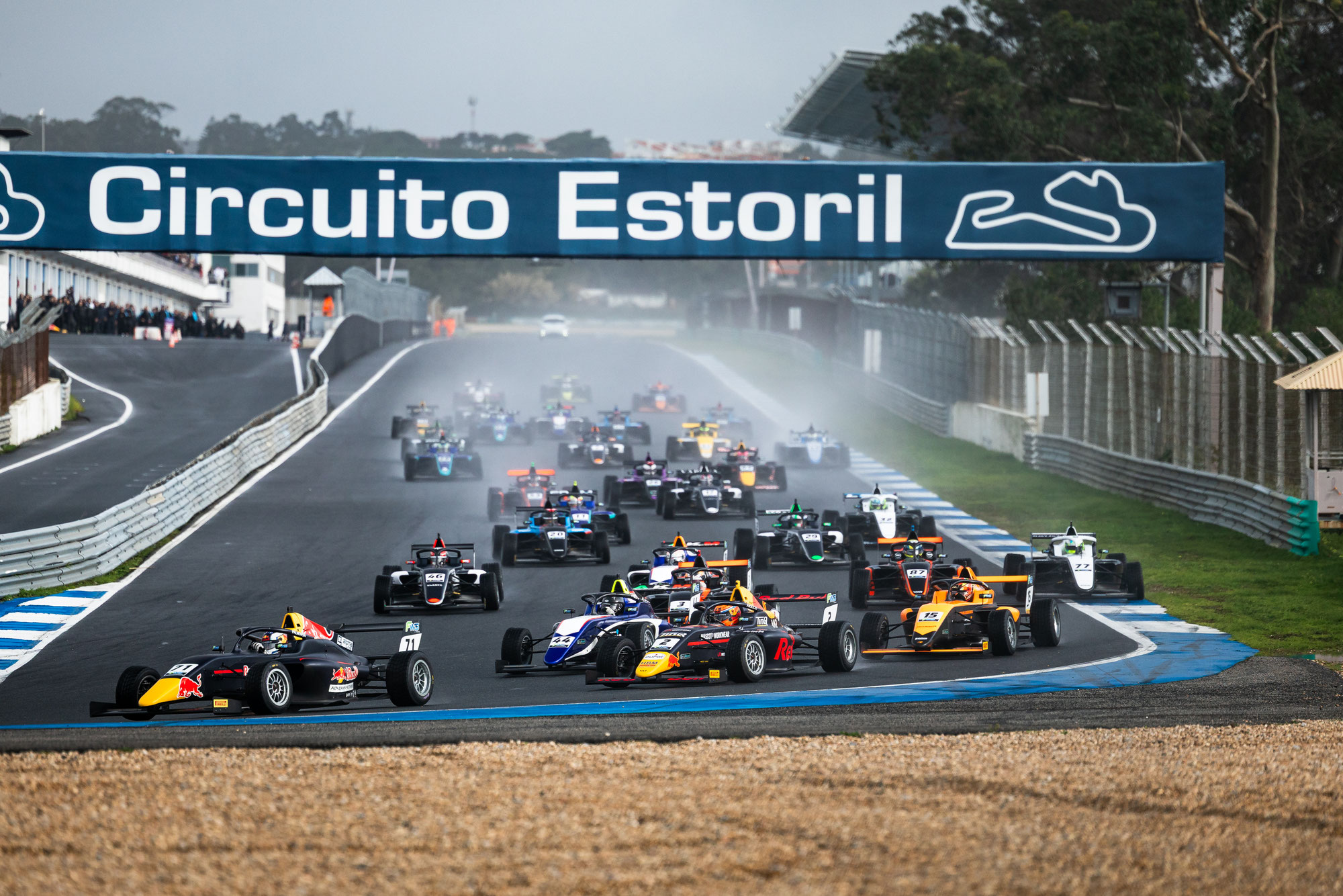 Wechselhaftes Wetter sorgt für unberechenbaren Auftakt der Formula Winter Series