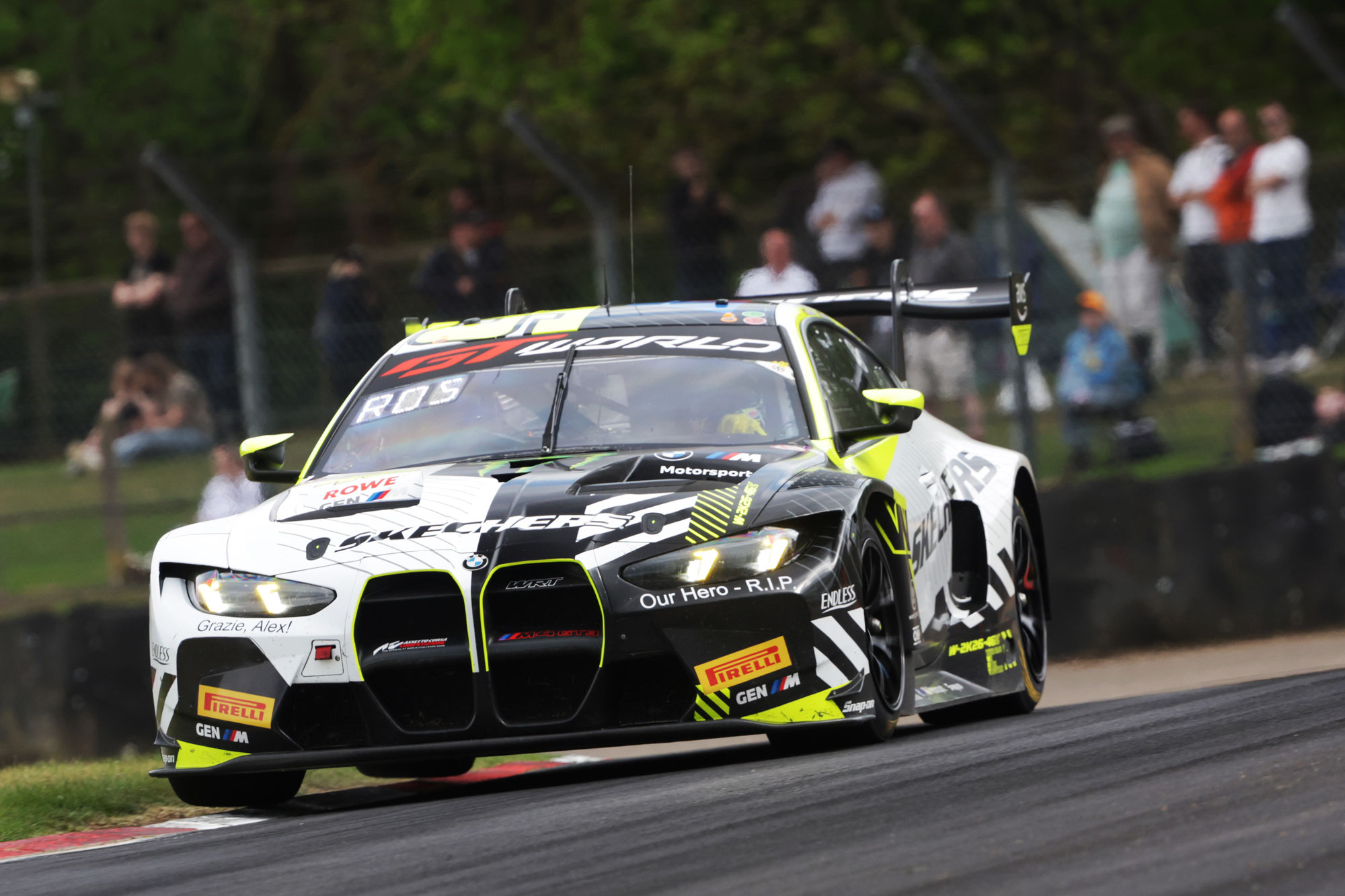 GT World Challenge in Misano: 44 GT3 Rennwagen zwischen Flutlicht und Heimspiel