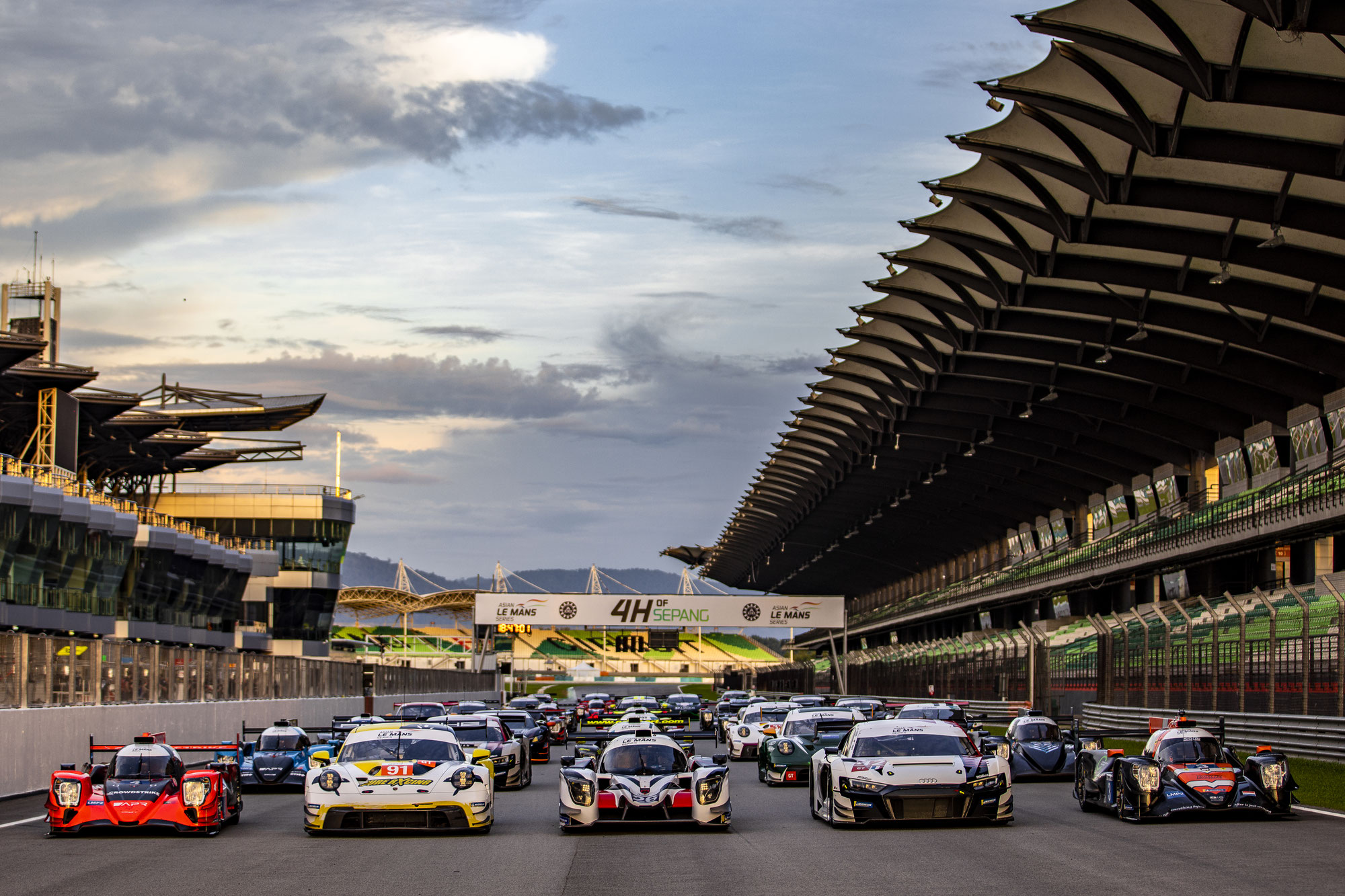 HOCHWERTIGES FELD FÜR DIE ASIATISCHE LE MANS SERIE 2023 / 2024