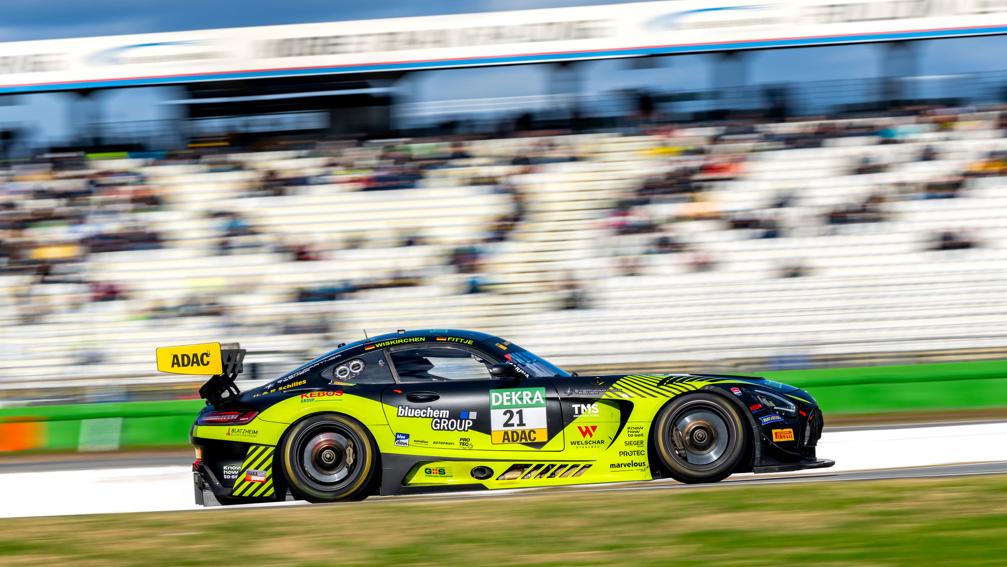 Positiver ADAC GT Masters-Saisonabschluss für SR Motorsport by Schnitzelalm