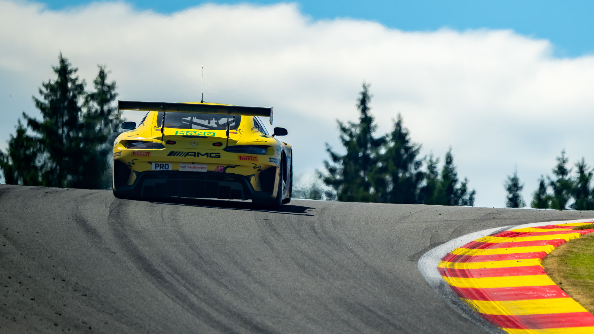 Mercedes-AMG feiert Podestplatz bei den 24 Hours of Spa unter Extrembedingungen