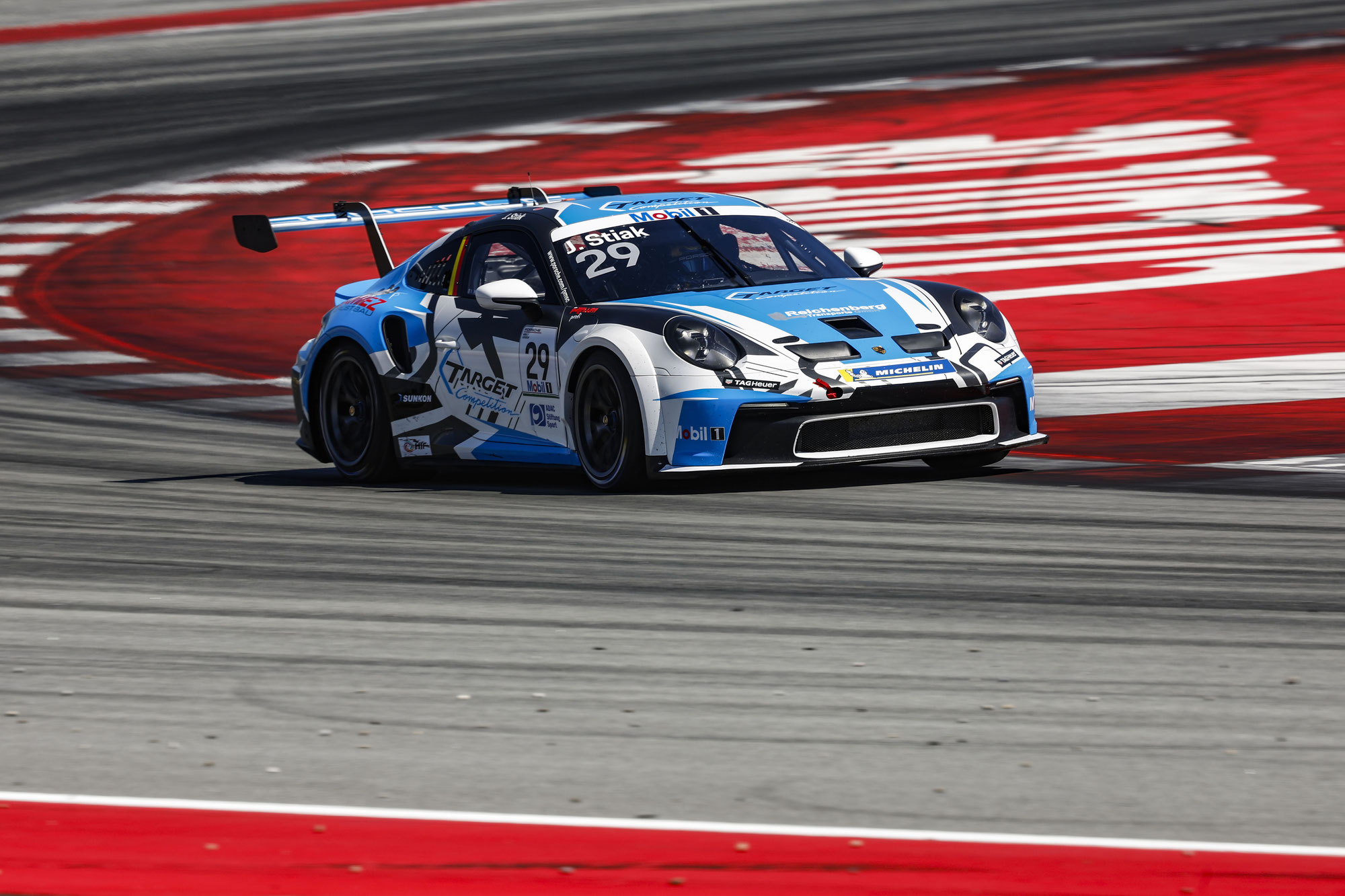 Aufstieg für Hannoveraner Janne Stiak in den Porsche Mobil 1 Supercup