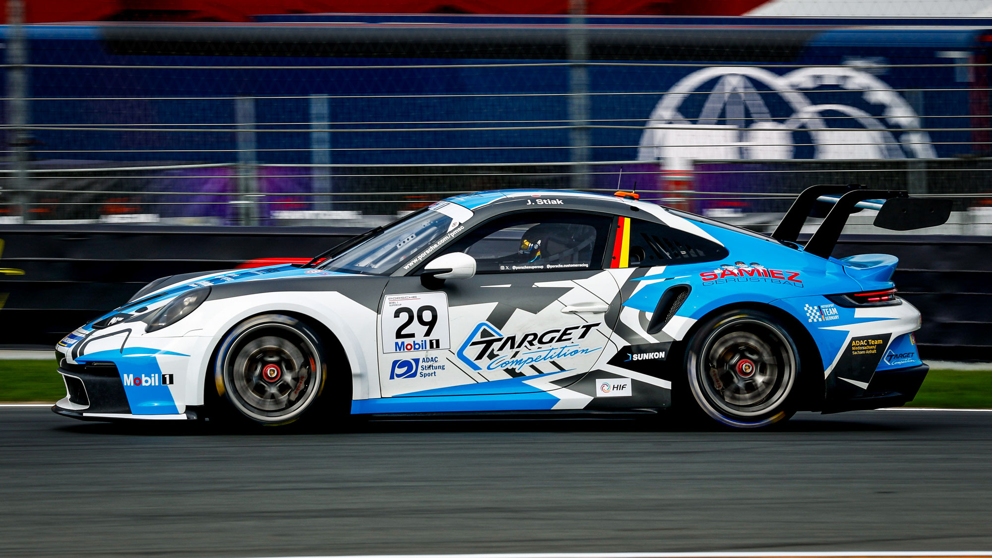 Janne Stiak greift im „Temple of Speed“ nach dem Rookie-Vizetitel im Porsche Supercup