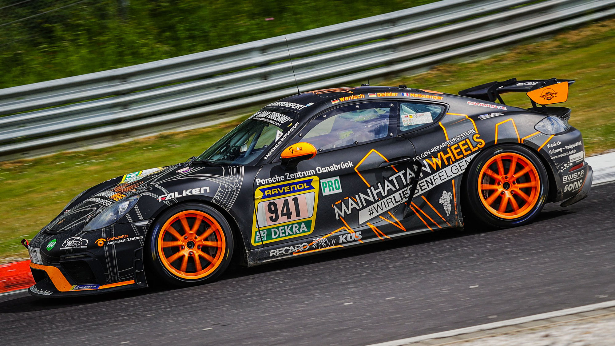 Adrenalin Motorsport Team Mainhattan Wheels greift mit acht Fahrzeugen beim 24h-Rennen an