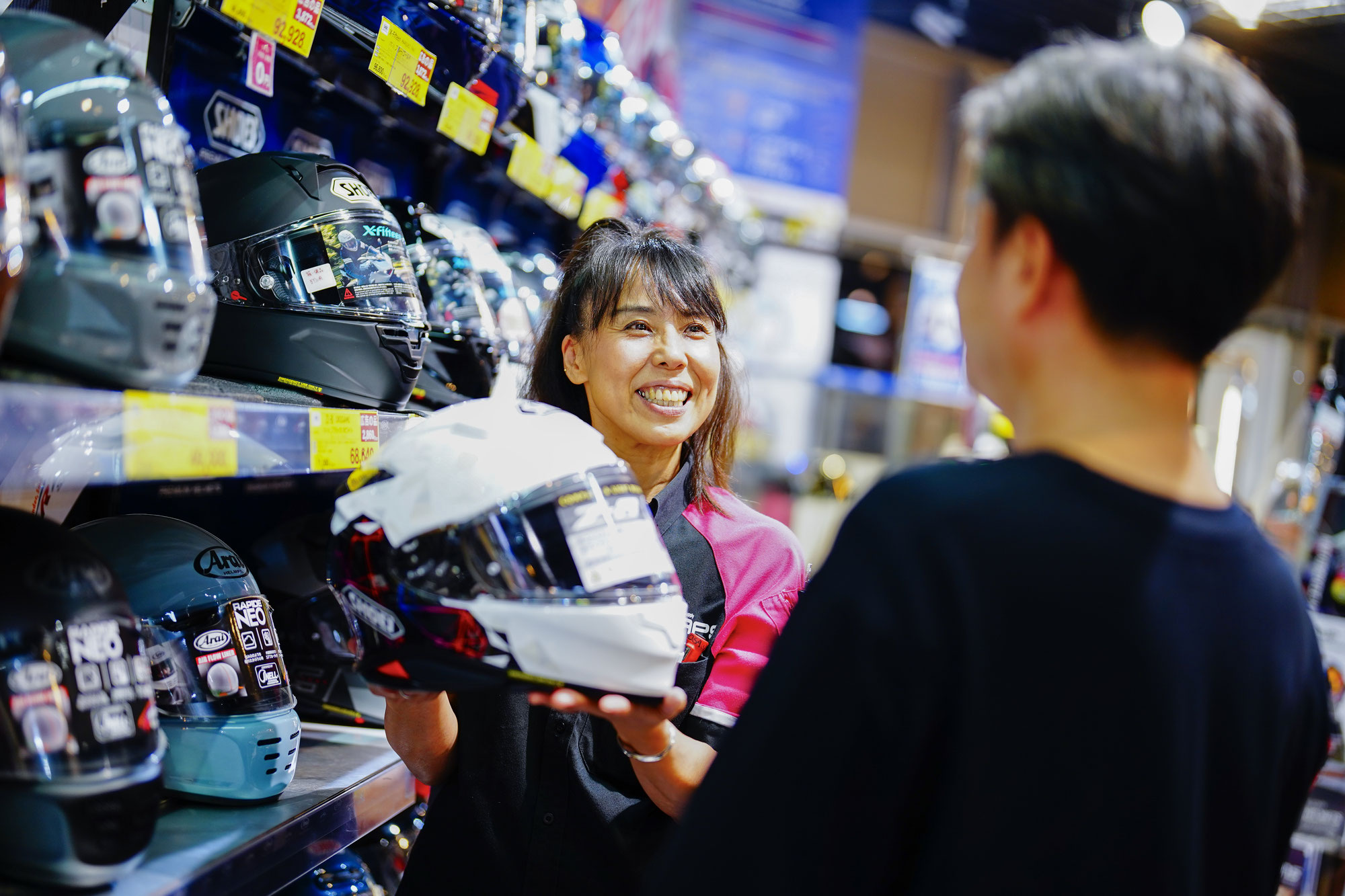【足立店】土日だけアルバイト！土日どちらか1日～OK《バイク用品の量販店でのお仕事》