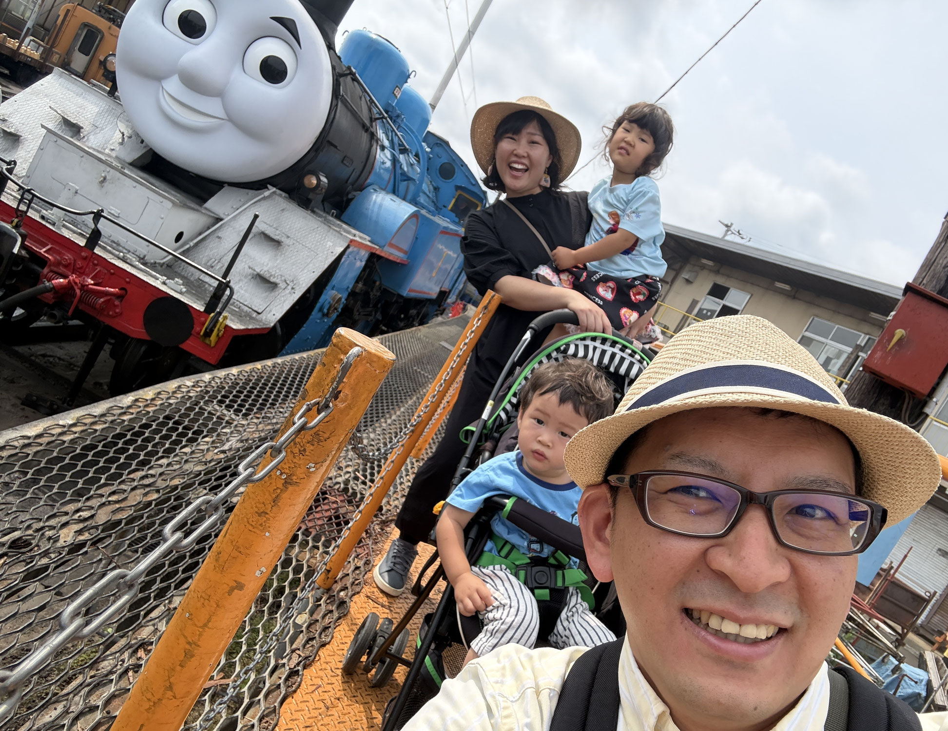「【2026年版】地元民がおすすめする機関車トーマス家族旅行｜子連れ・駐車場・宿泊ガイド」