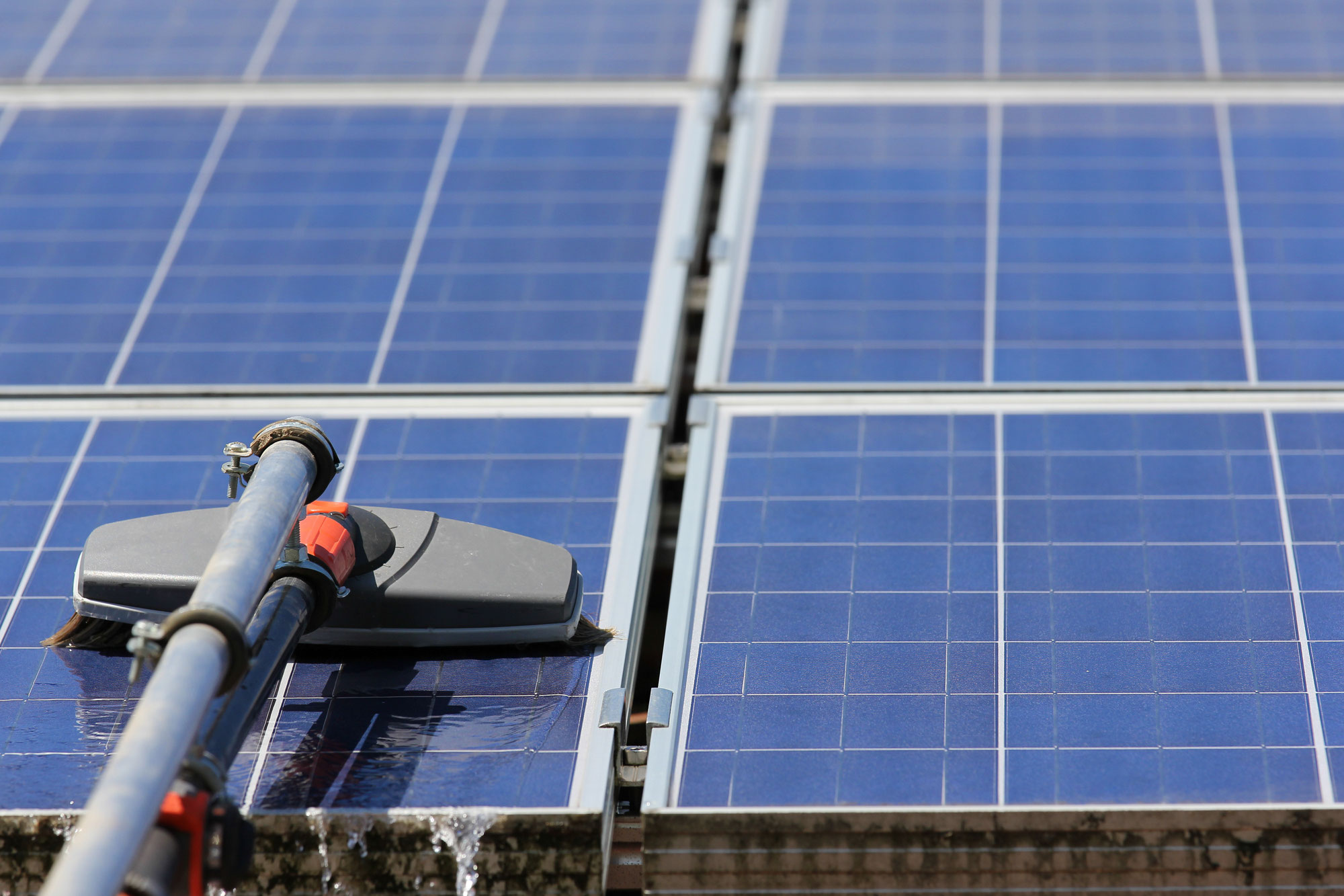 Wie wirkt sich Schmutz auf die Leistung von Solaranlagen aus?