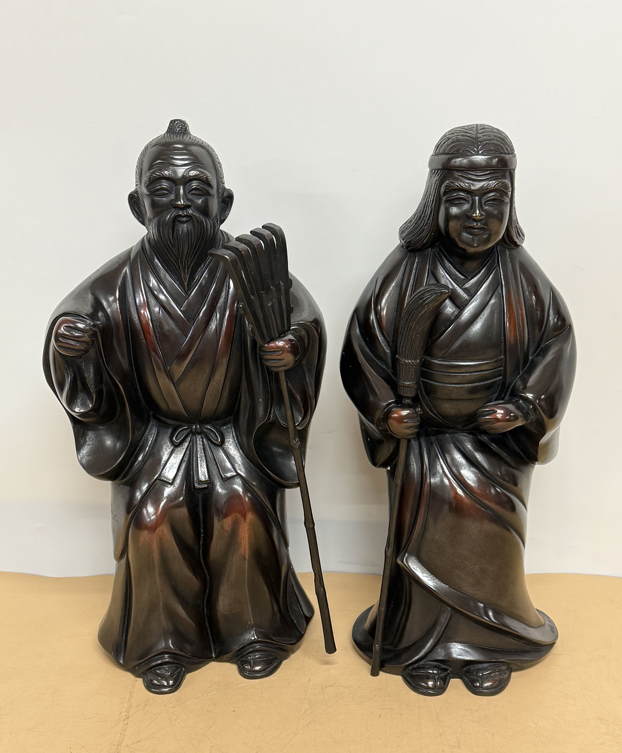 銅製の高砂人形で長寿・幸福を願う