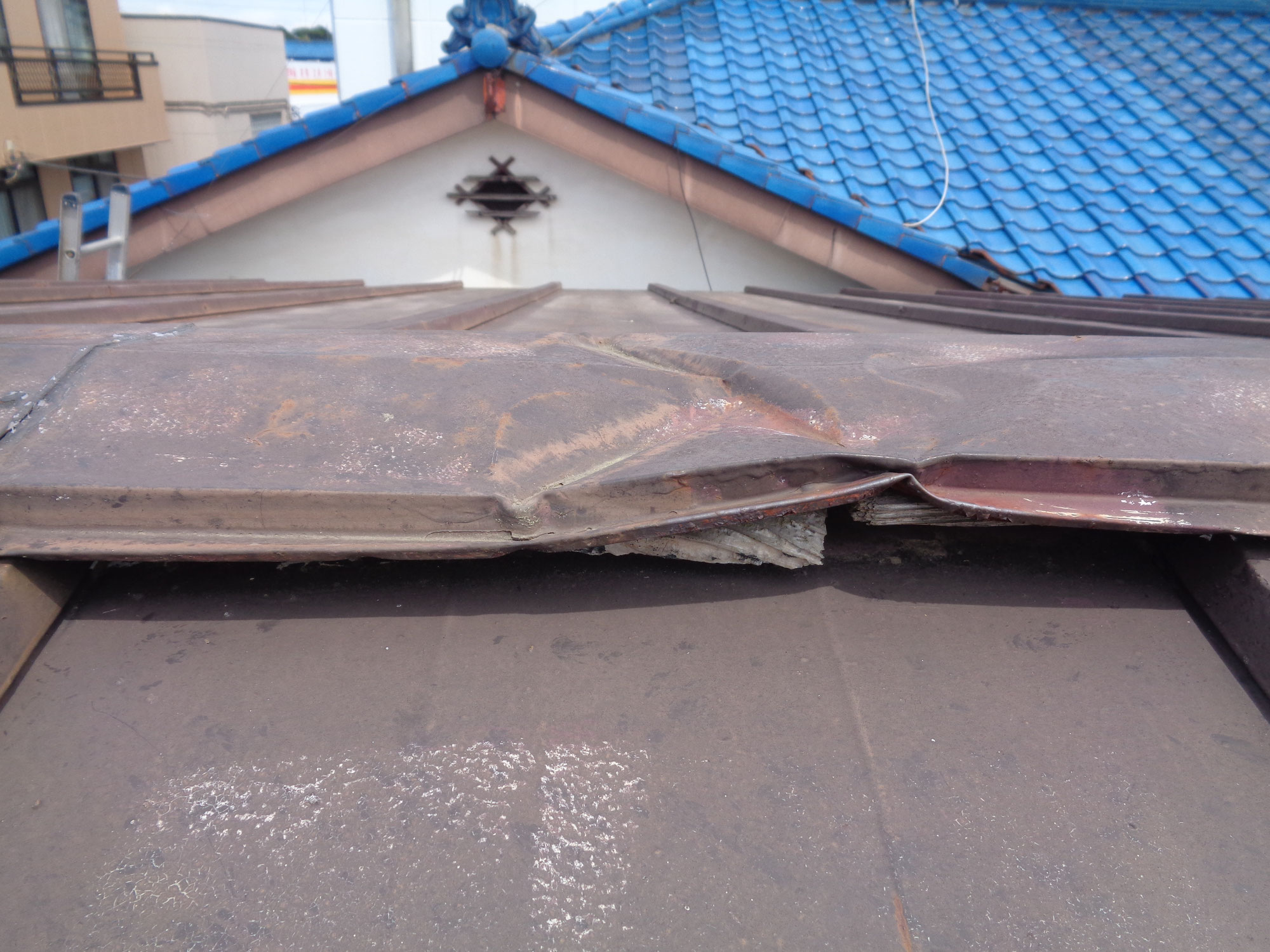 トタン屋根の板金補修工事