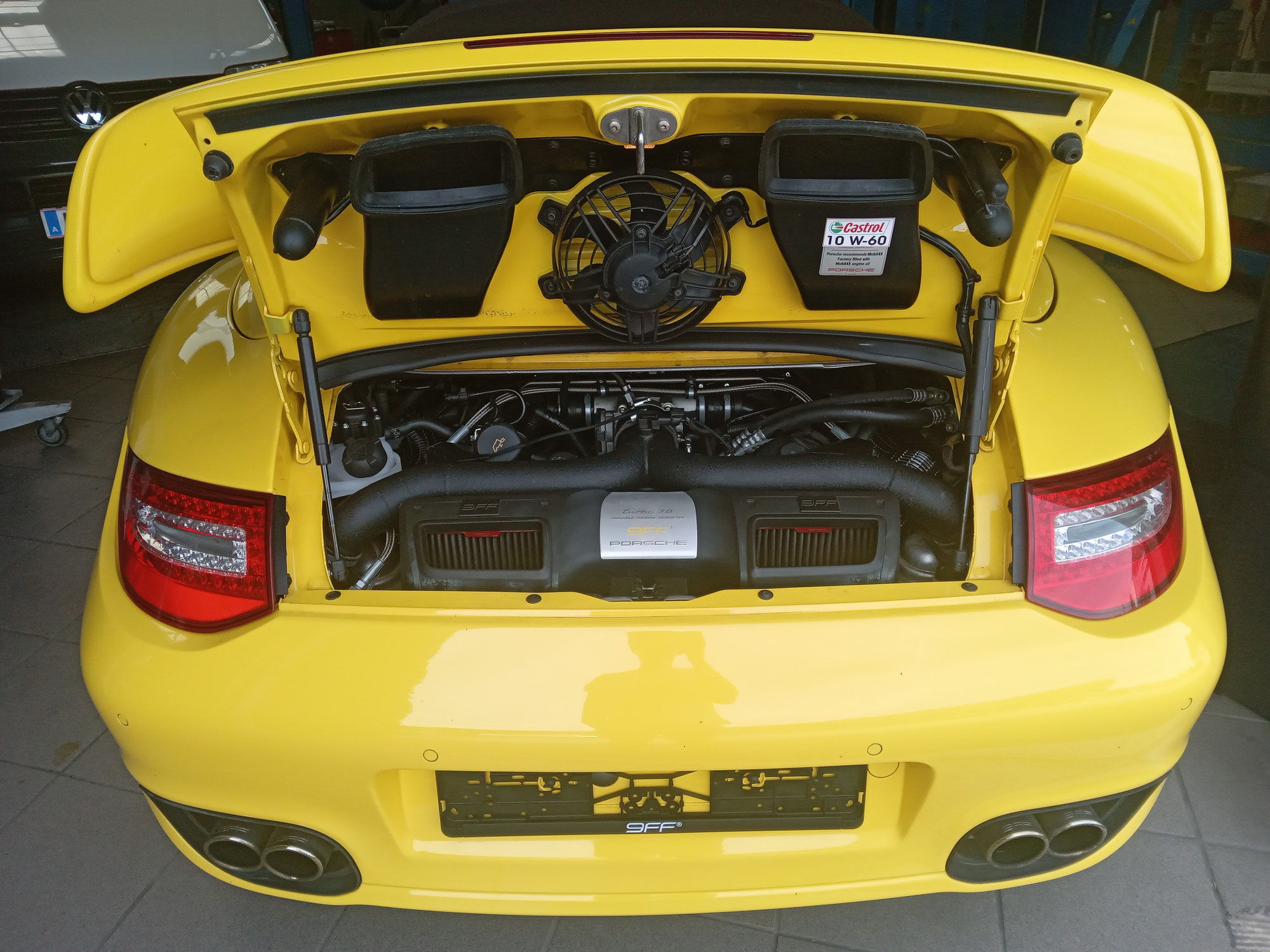 Porsche 911 Turbo 3.8