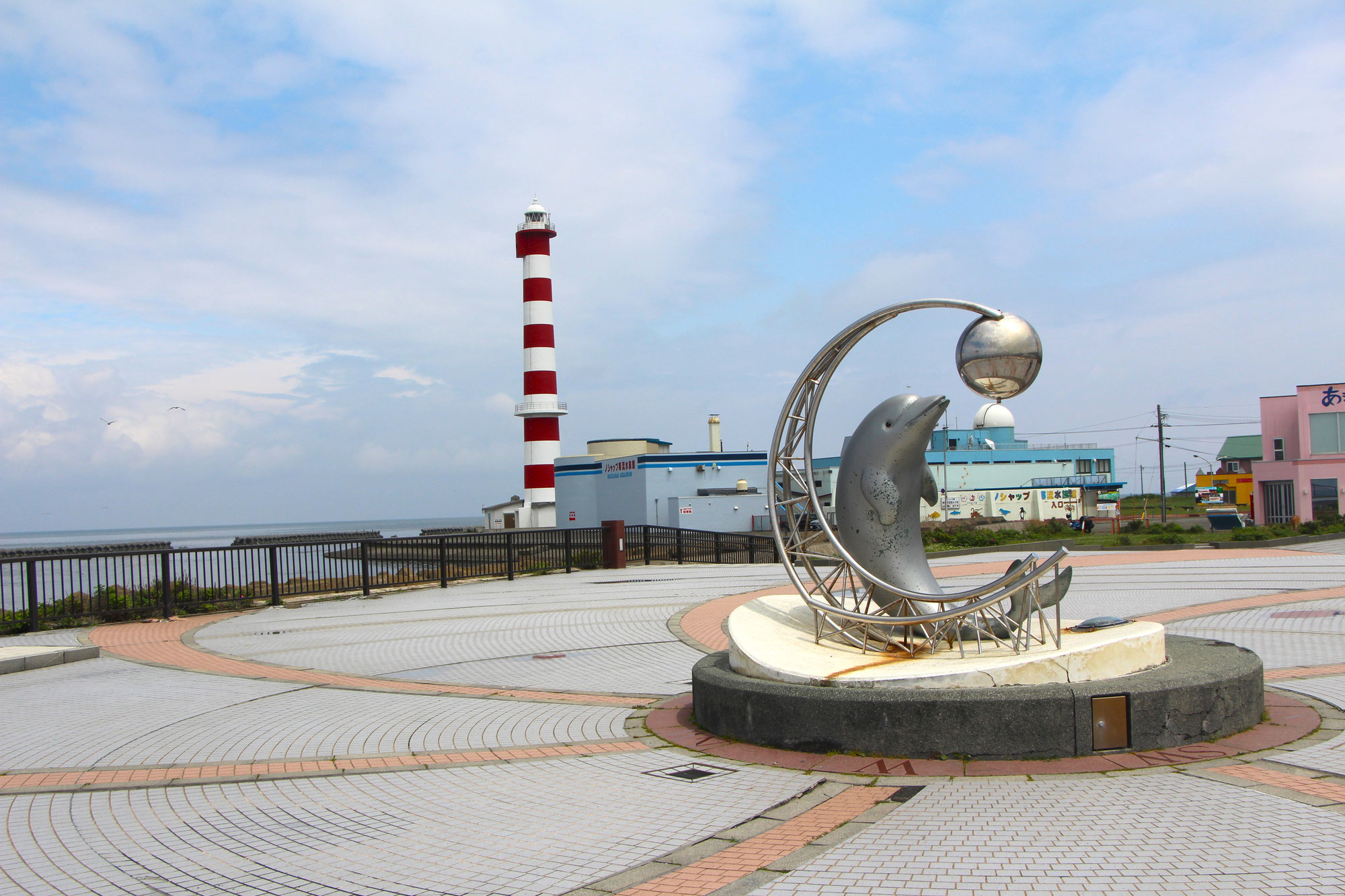 北海道車中泊プラプラ日記7月12日金曜日旅27日目。オホーツクラインを北へ。稚内空港、ノシャップ岬、サロベツ原野。