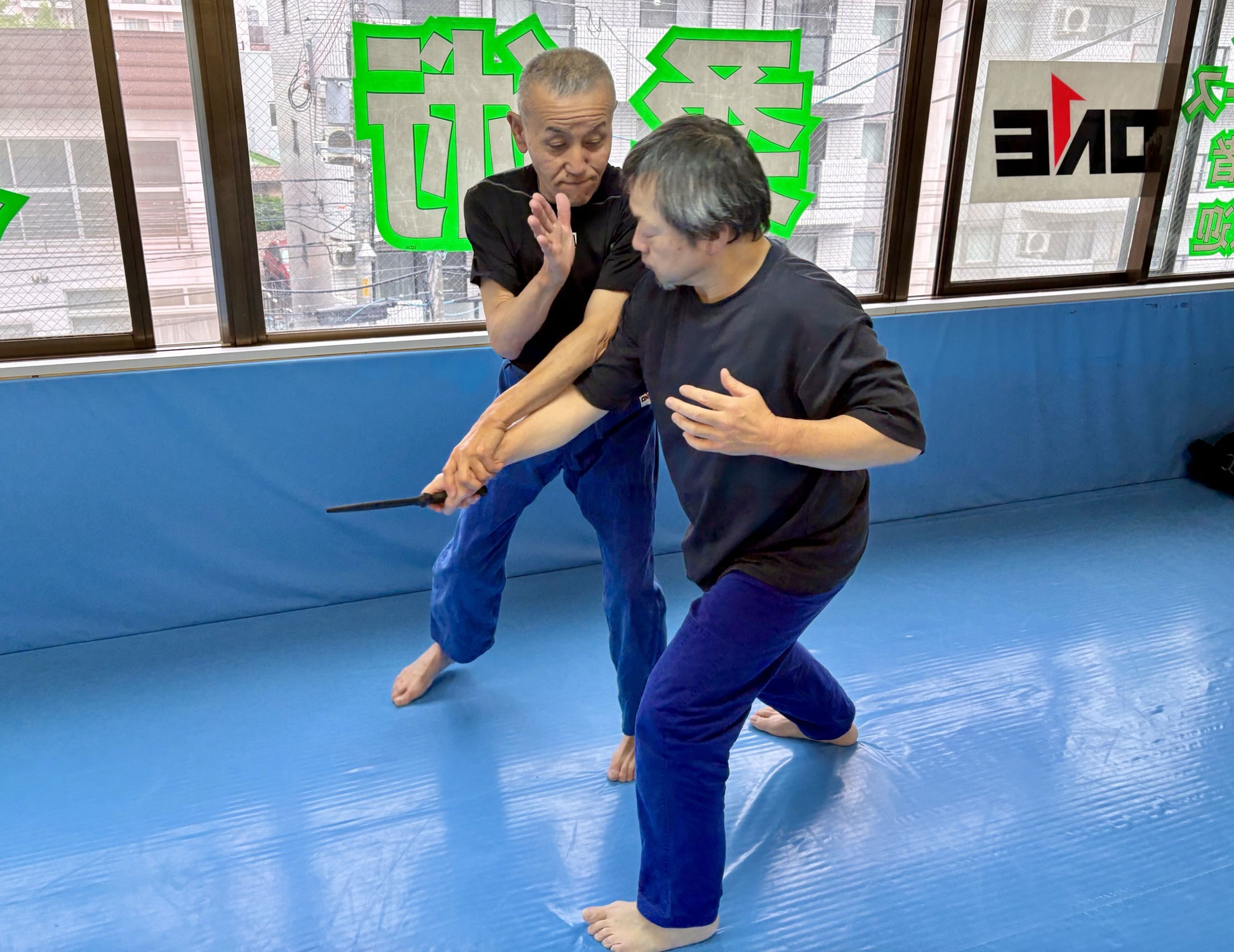 刃物を持った相手に一番やってはいけないこと