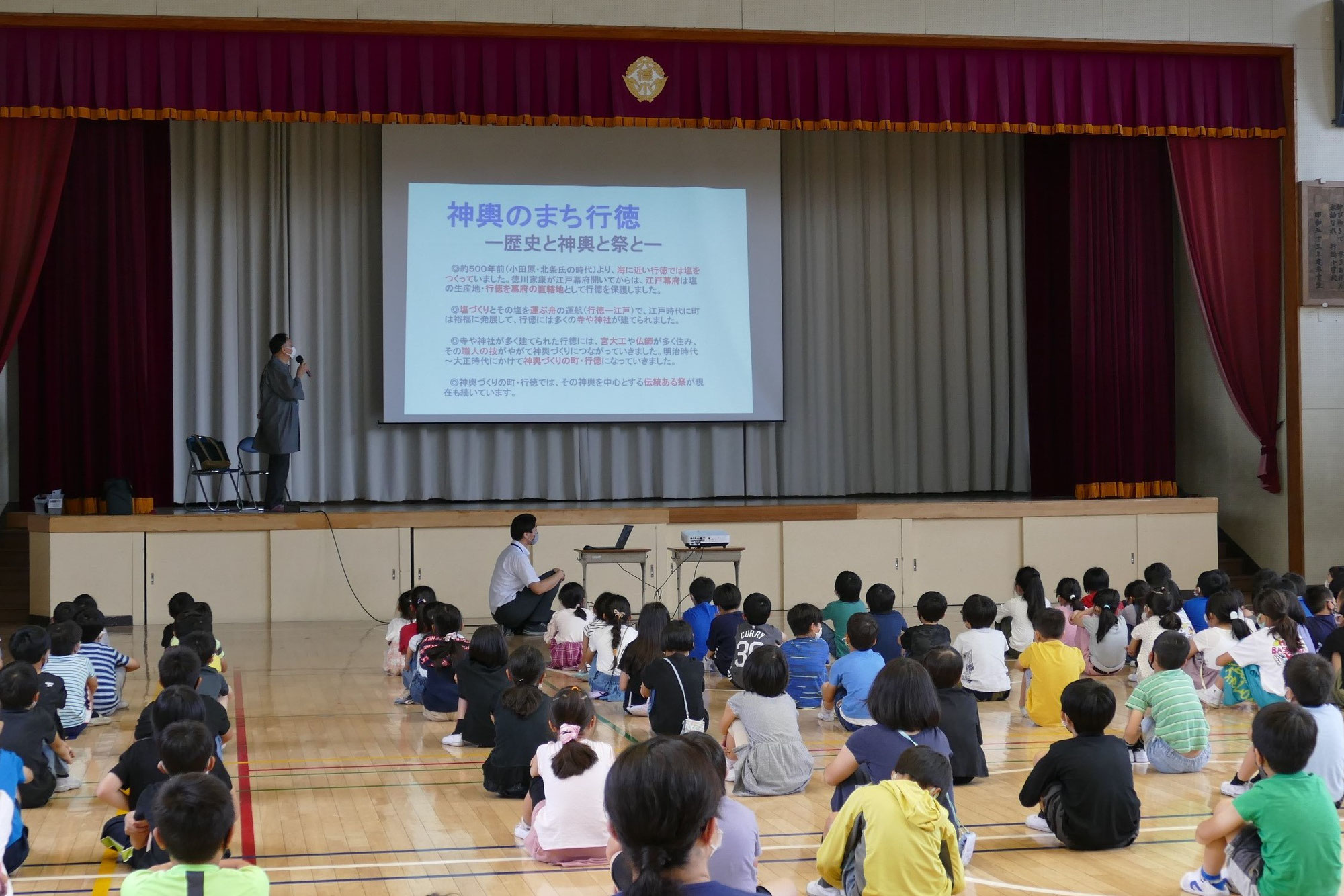 行徳小で祭りの授業